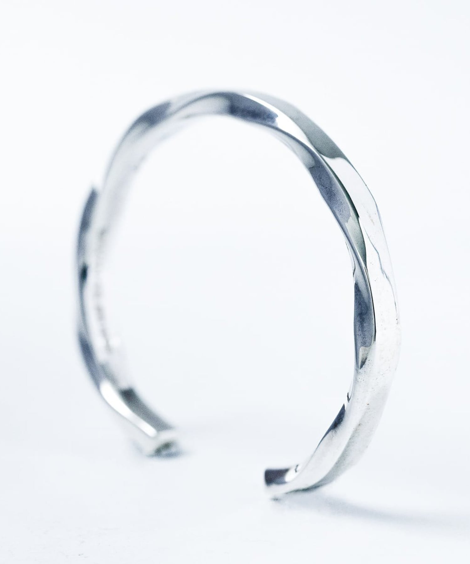 BN-071 Side twist bangle (S) WAKAN SILVER SMITH