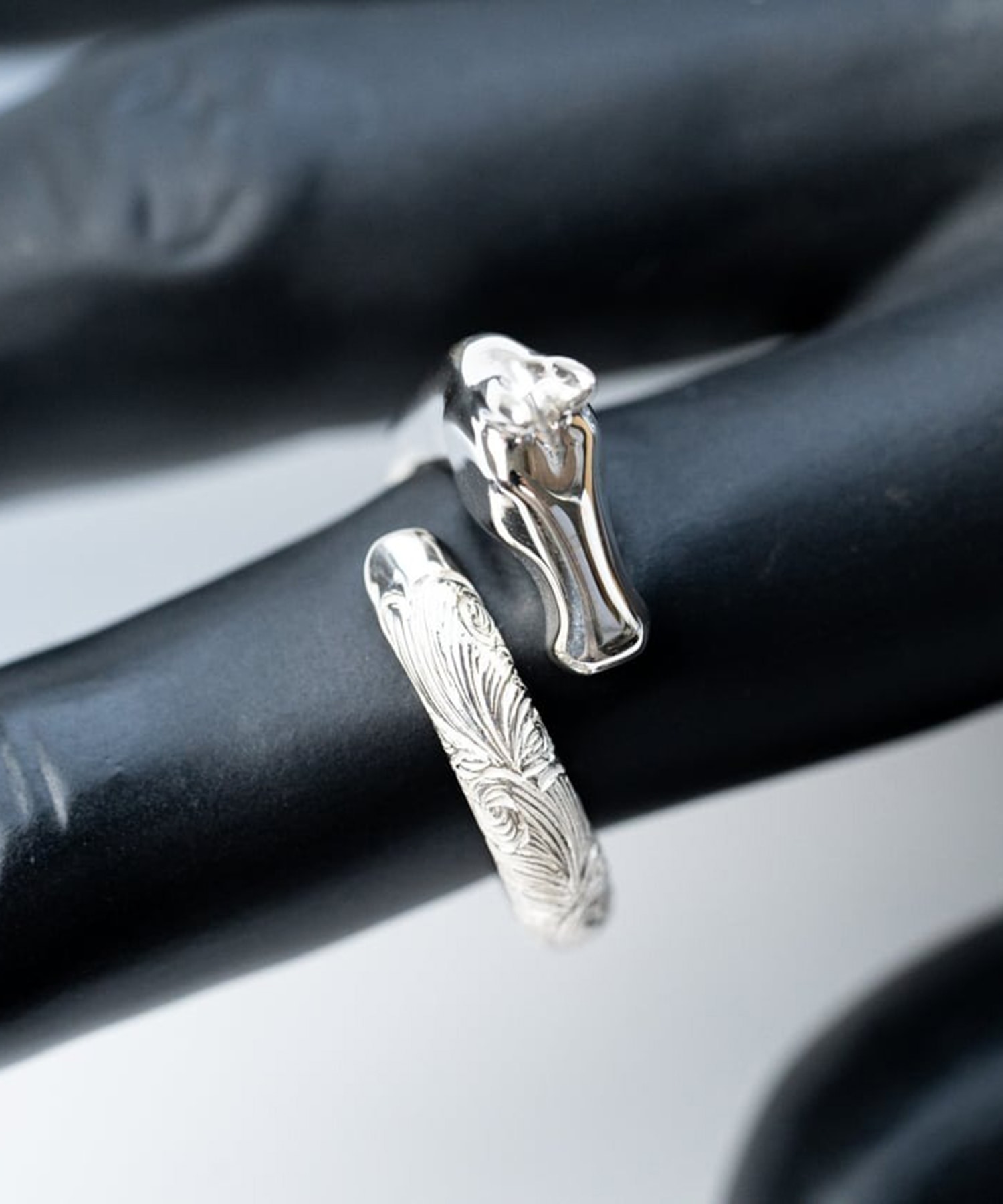 R-079 Horse ring (arabesque) WAKAN SILVER SMITH