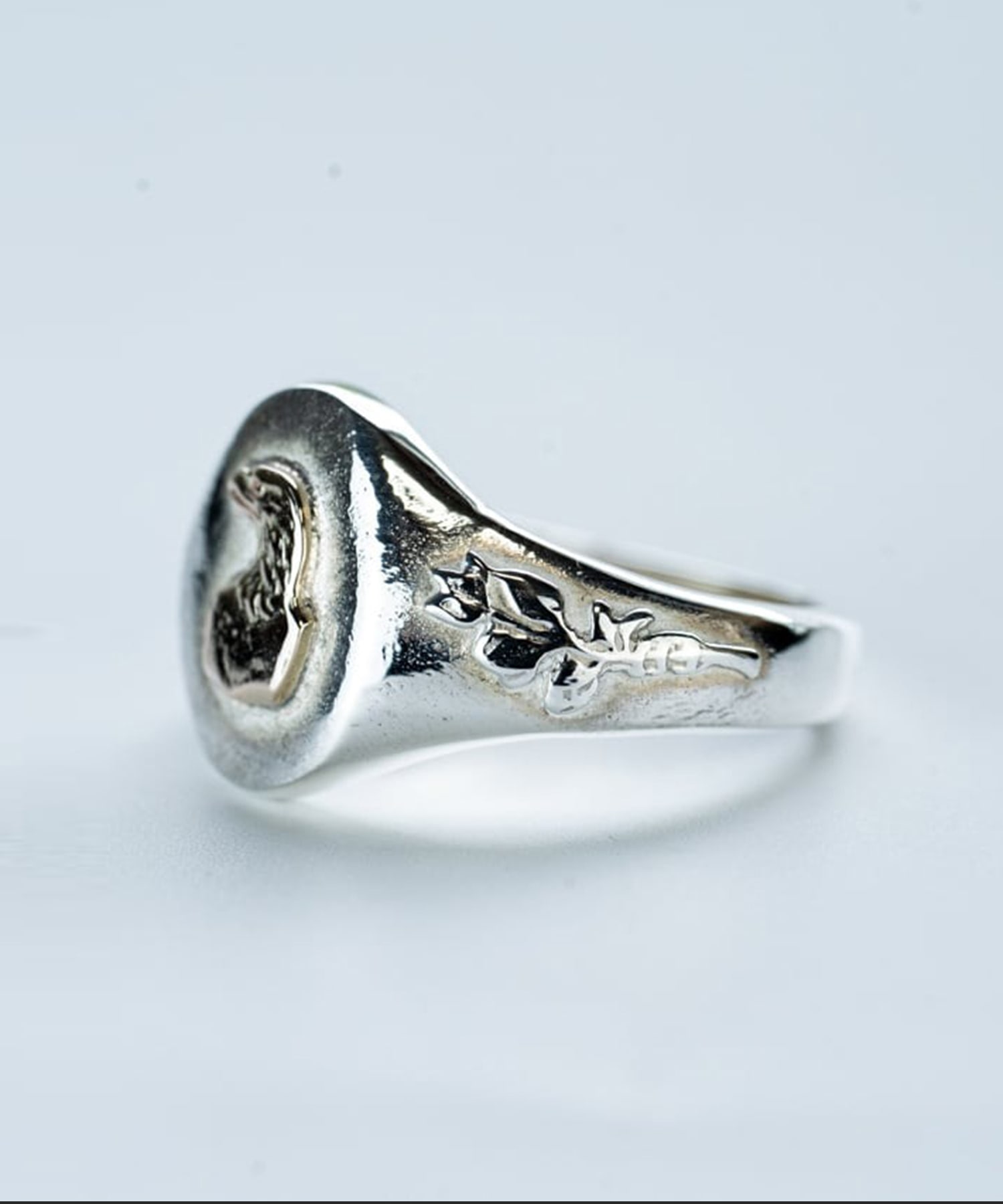 R-089 Oval signet ring olive (K10 eagle) WAKAN SILVER SMITH