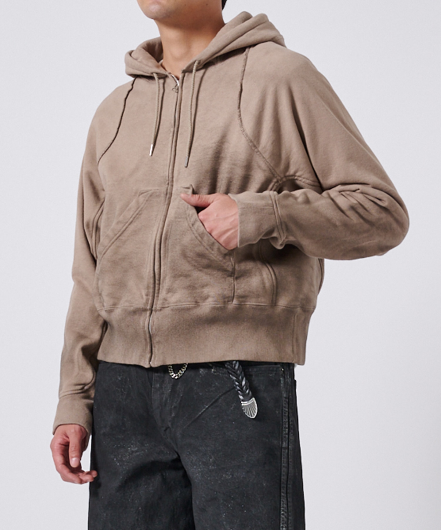 〈別注〉PANELLED ZIP UP HOODIE NVRFRGT