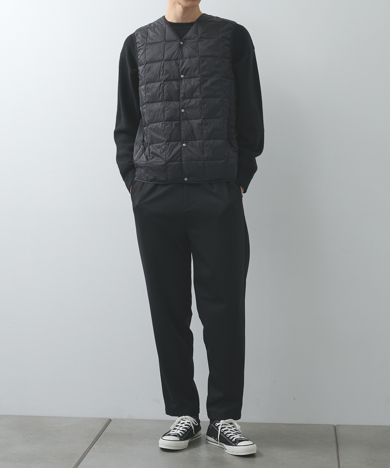 V NECK BUTTON DOWN VEST TAION