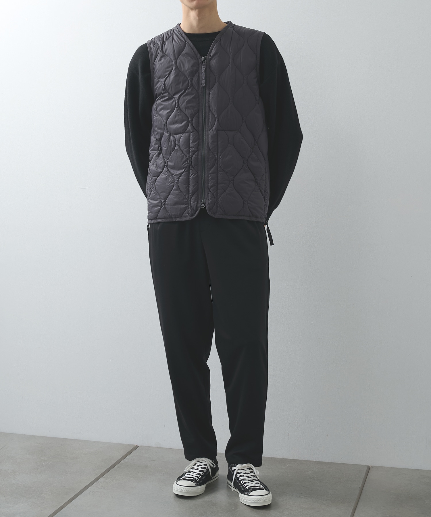 MILITARY V NECK W-ZIP DOWN VEST TAION