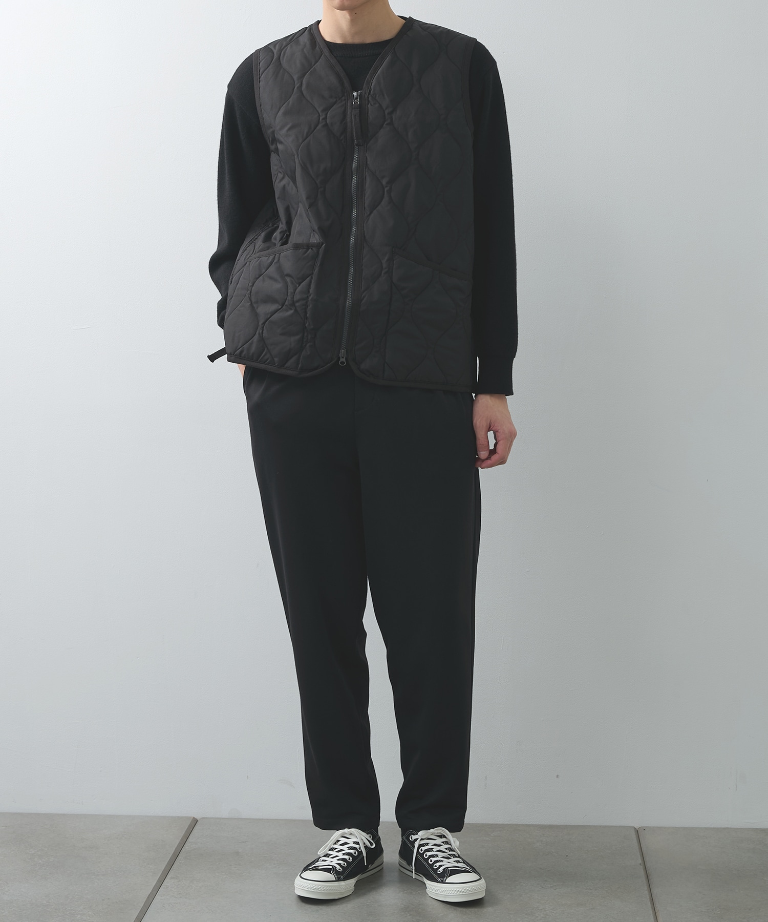 MILITARY W-ZIP V NECK DOWN VEST TAION