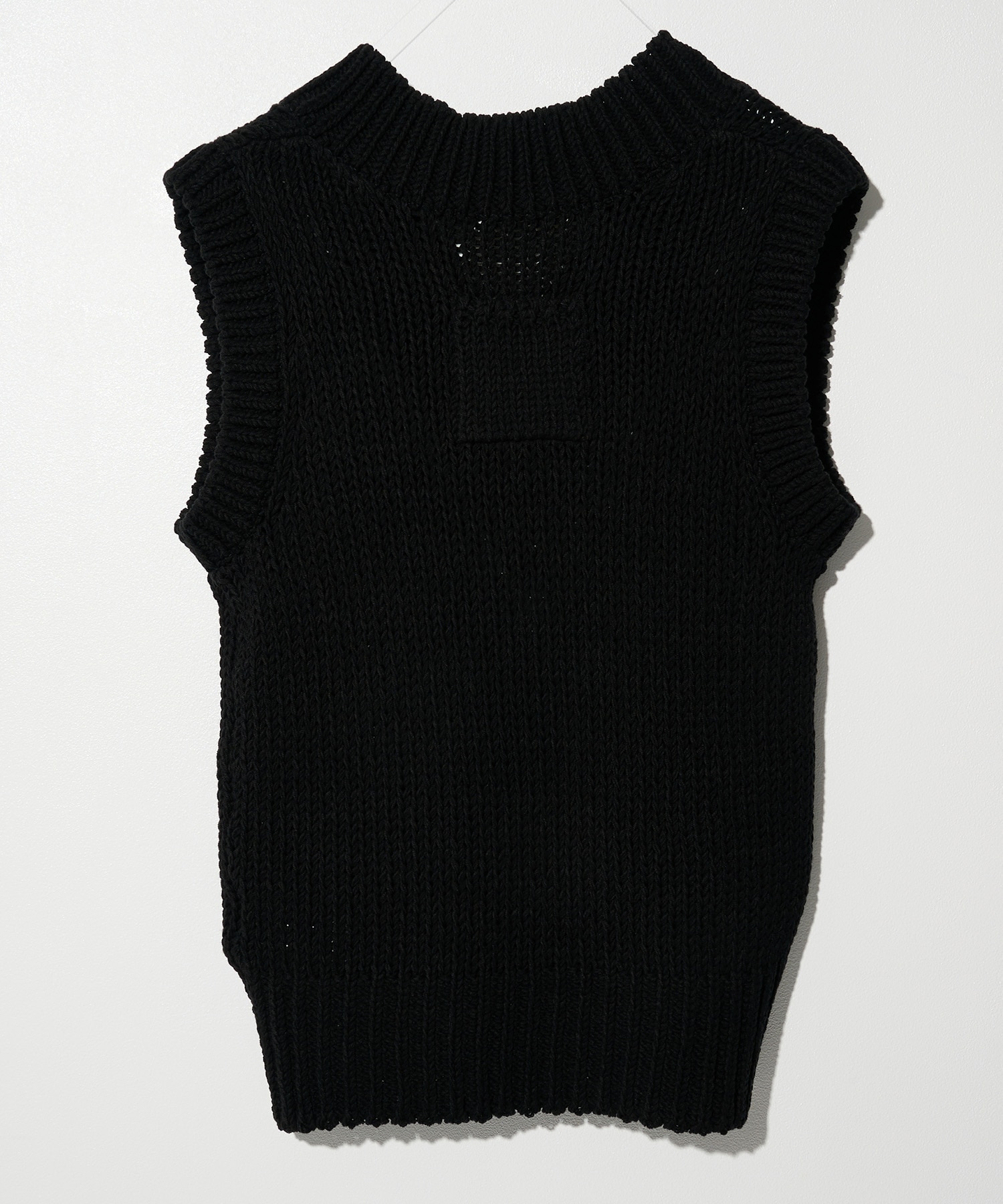 META KNIT VEST OUAT