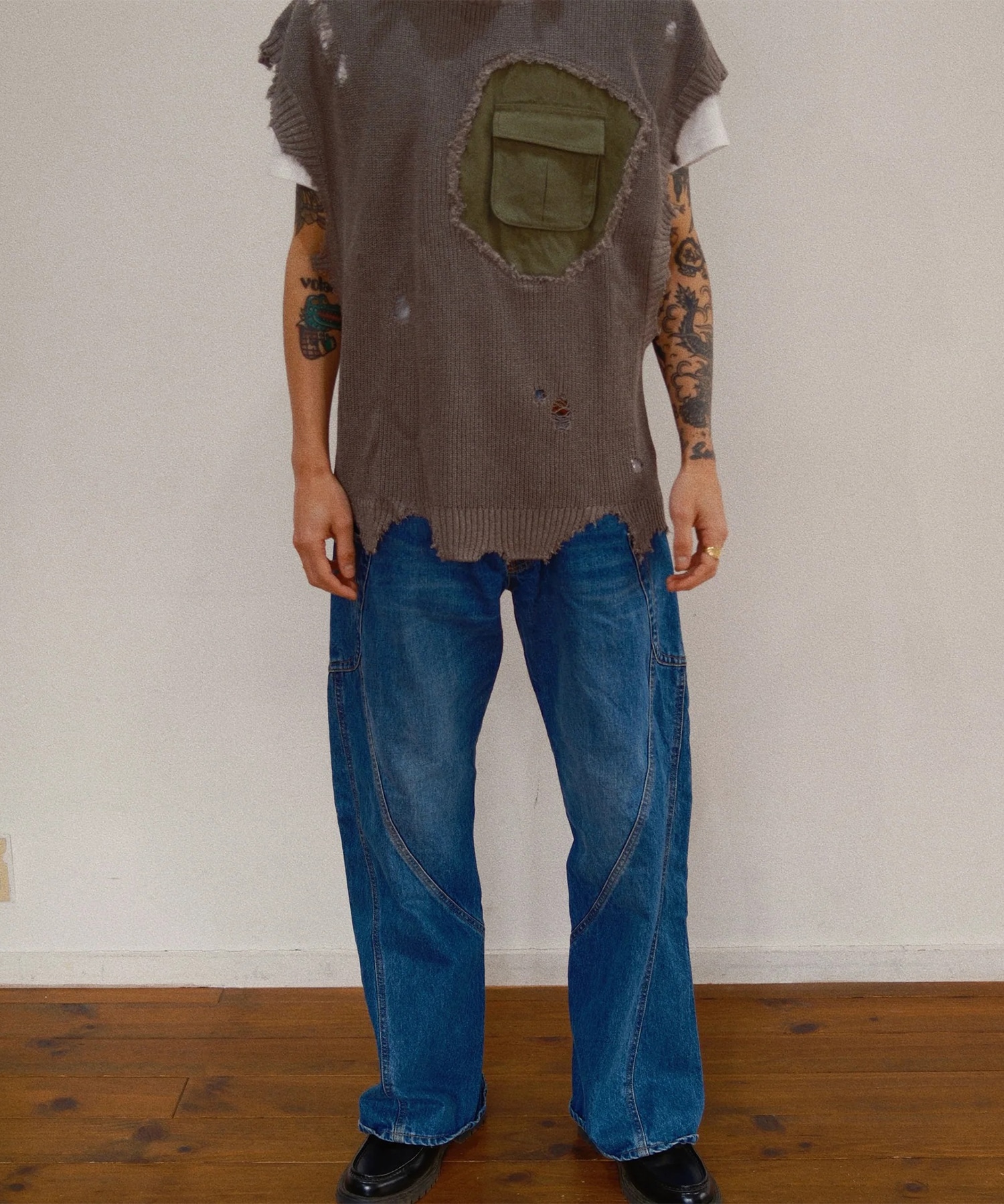 Destroyed Knit Vest KHOKI