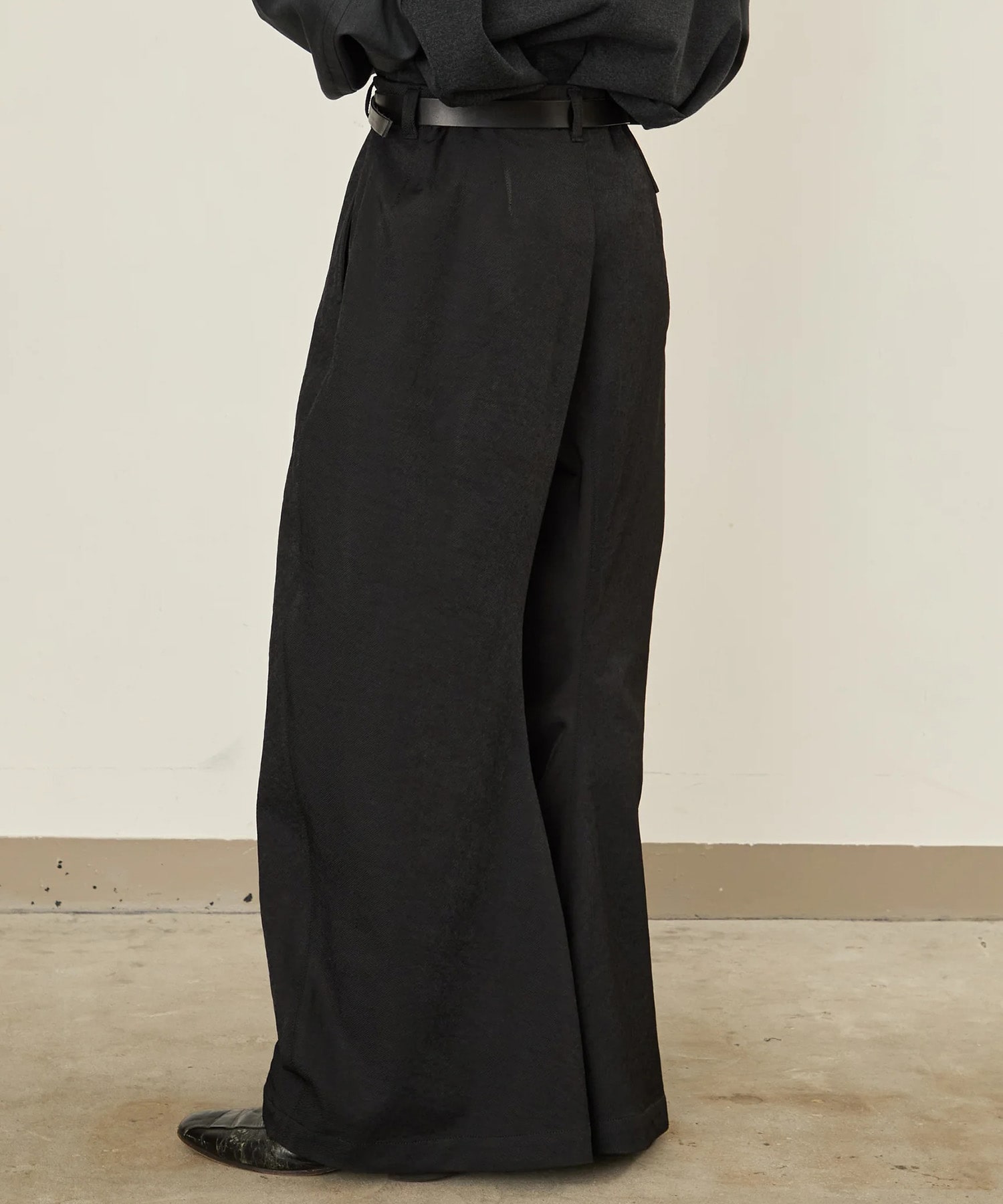 He is twitted  PANTS I'm here