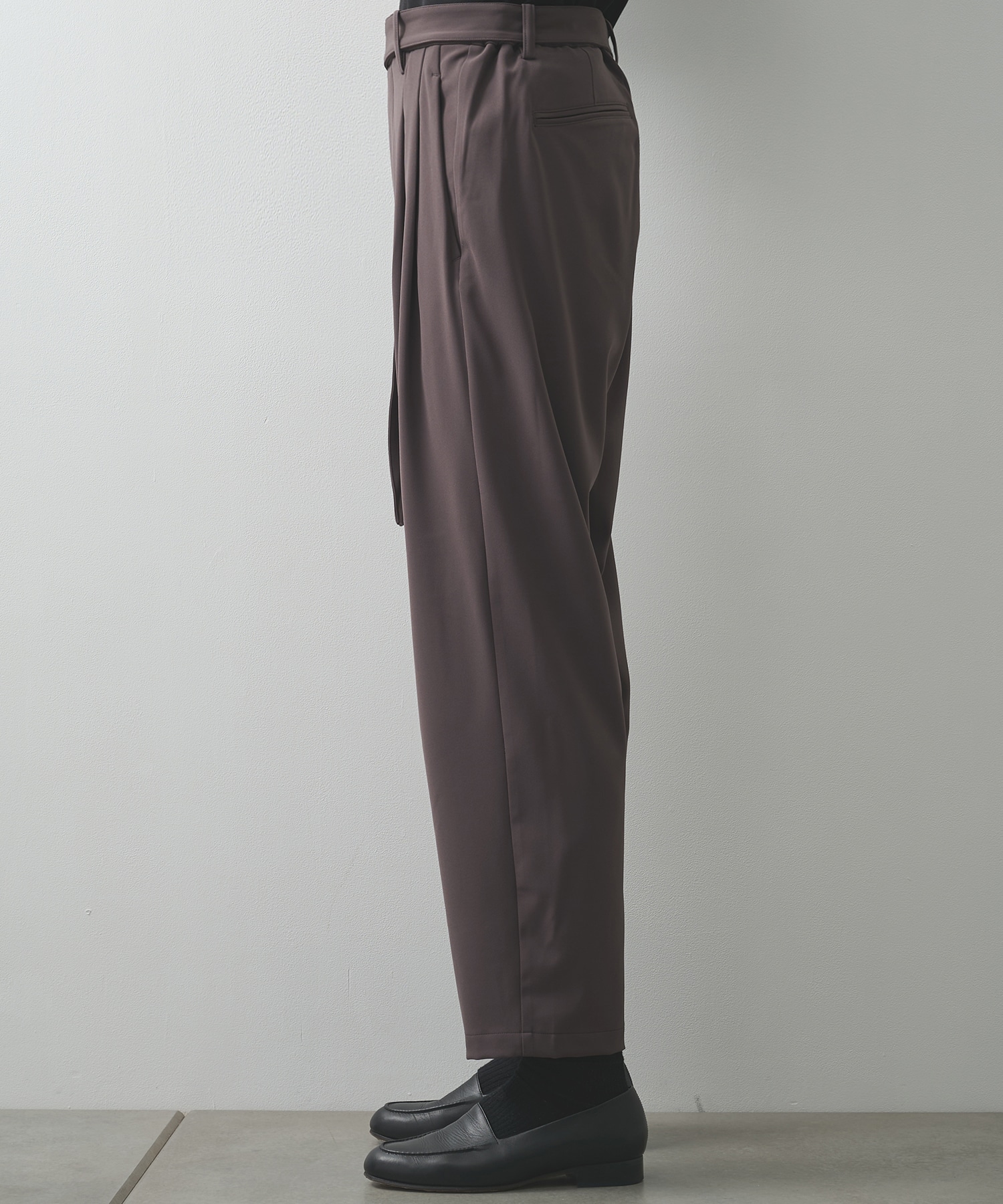 別注 BELTED WIDE TAPERD TROUSERS ATTACHMENT