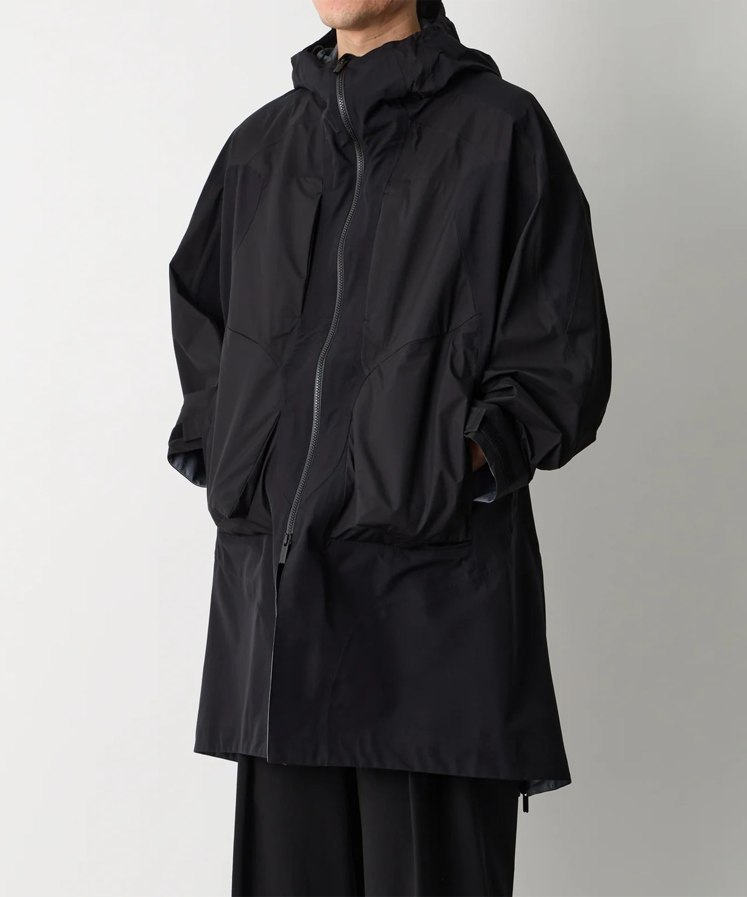 GORE-TEX HOODED COAT White Mountaineering