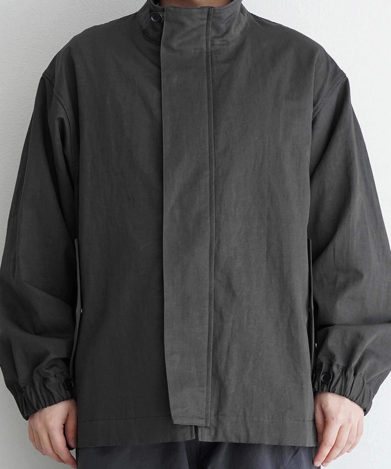 Stand collar blouson STILL BY HAND
