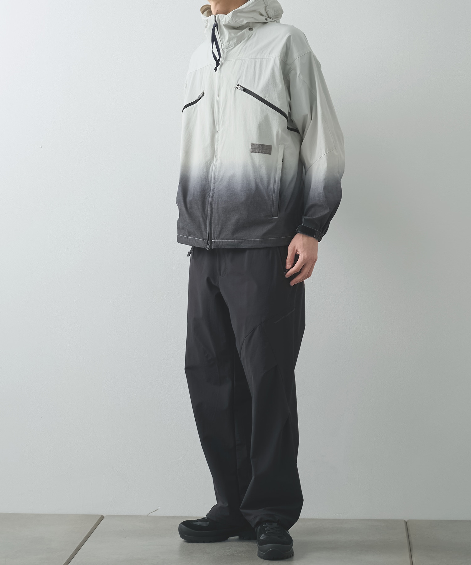 THE BREATHABLE HOODED GRADIENT GARMENT DYEING JACKET POLIQUANT