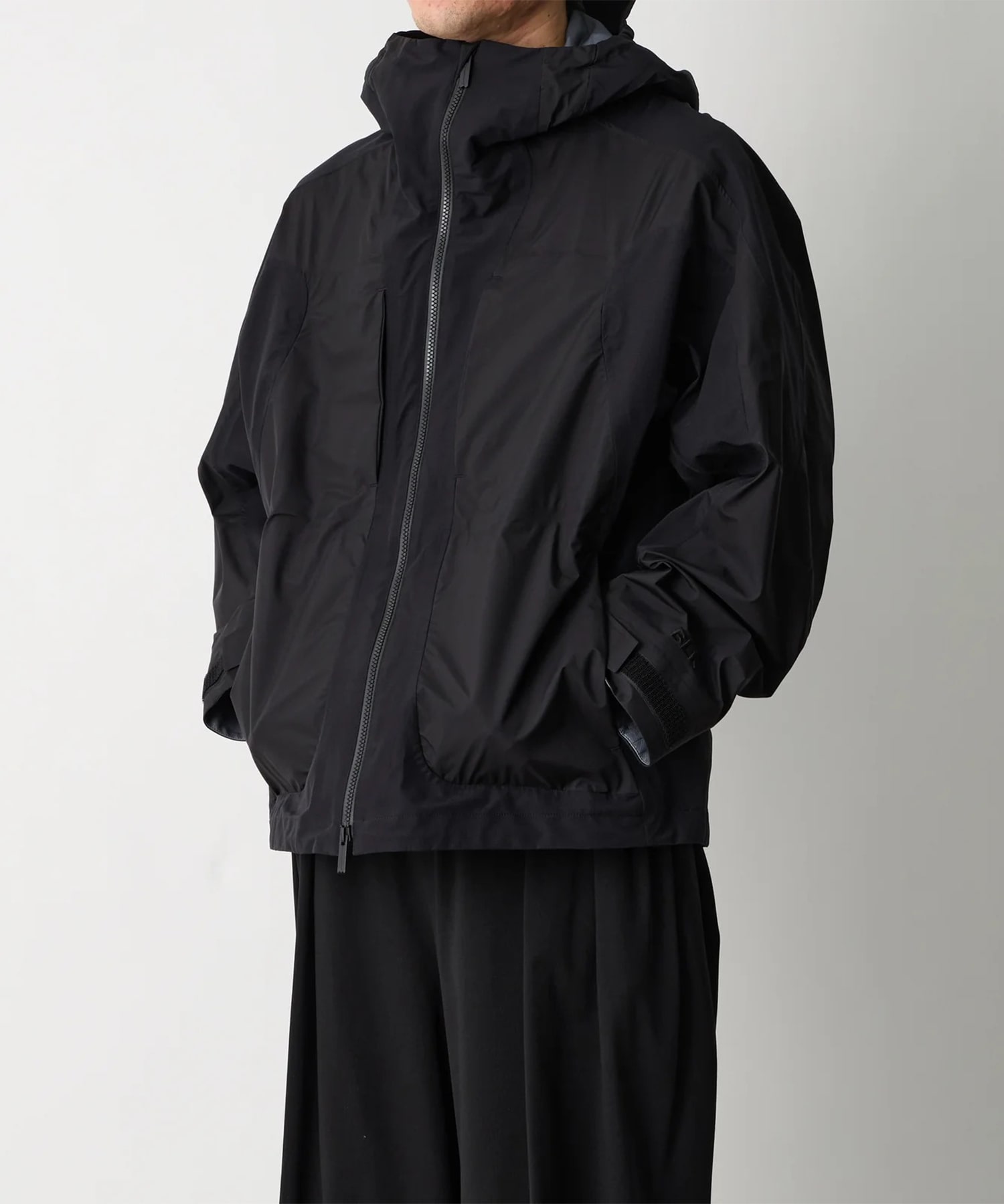 GORE-TEX HOODED JACKET White Mountaineering