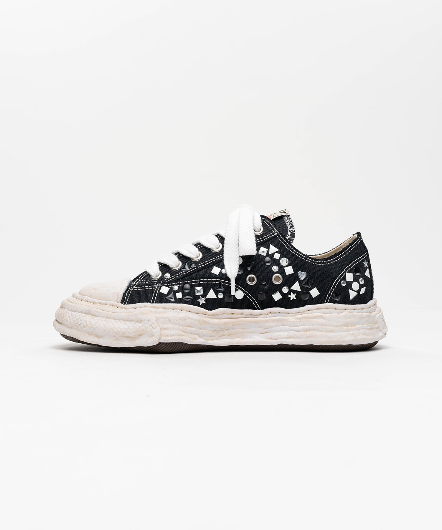 A16FW724 PETERSON 23 embellished canvas Low Maison MIHARA YASUHIRO