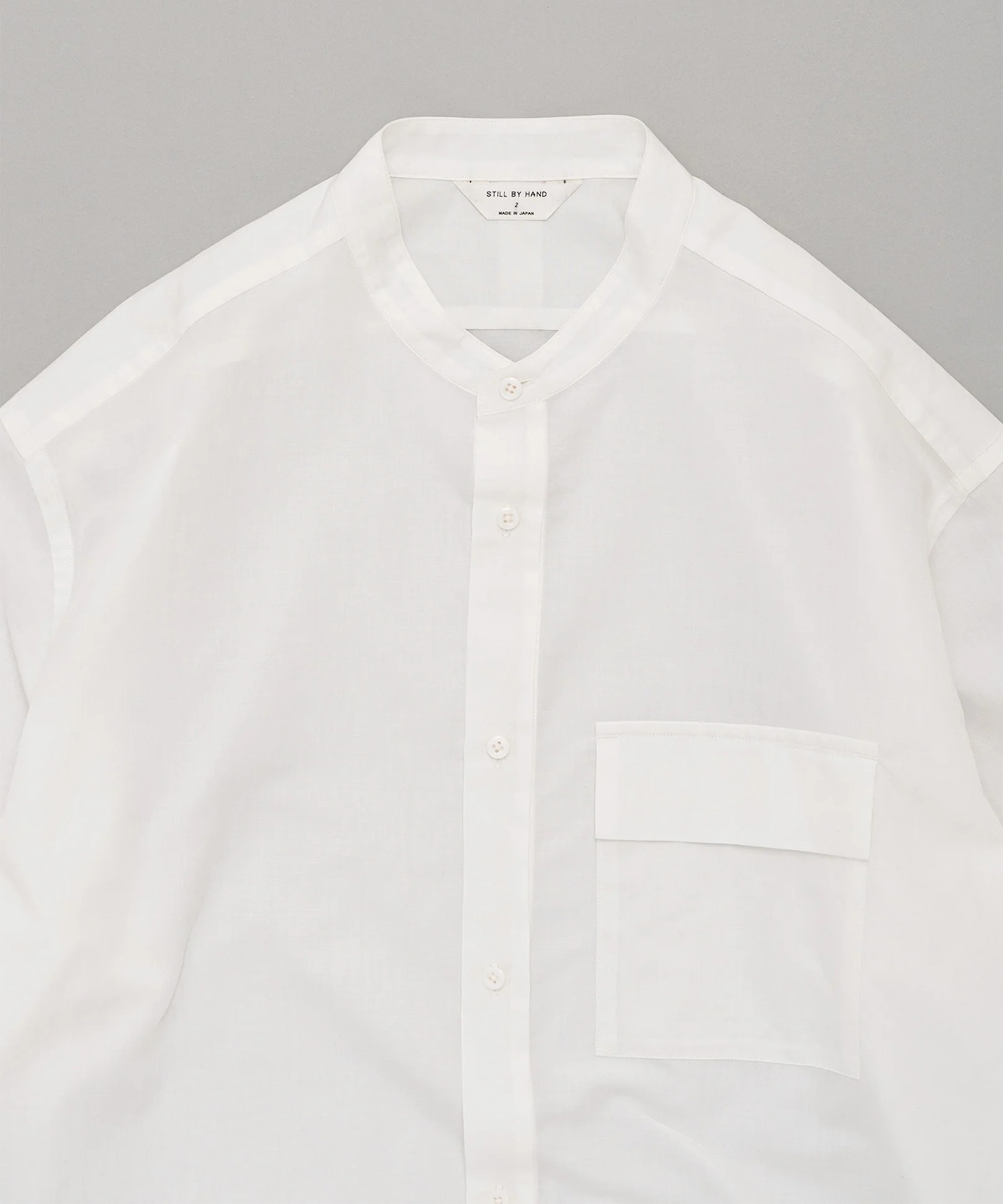 Cotton/ramie band collar shirt STILL BY HAND