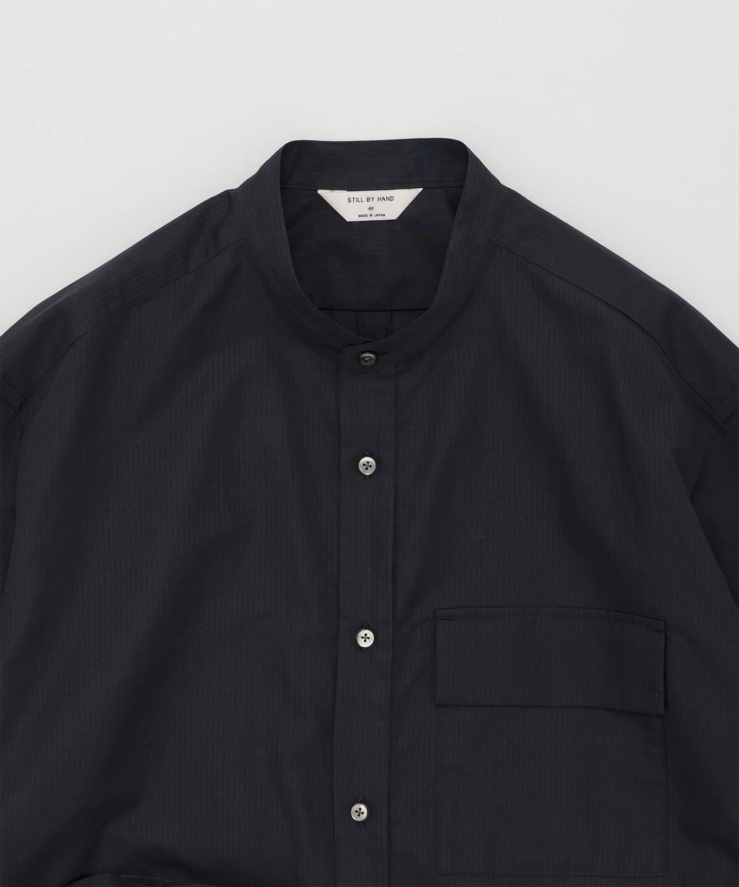 Cotton/ramie band collar shirt STILL BY HAND