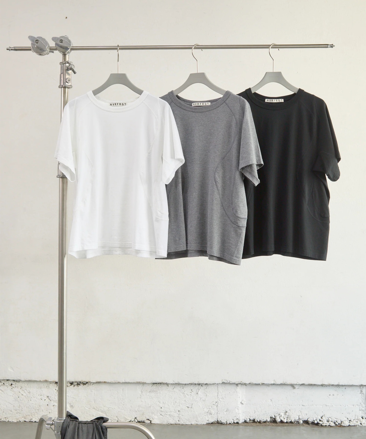 PANELLED HALF SLEEVE T-SHIRT NVRFRGT