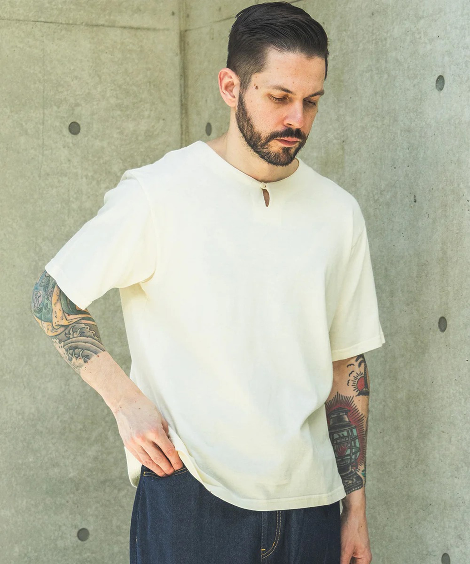 88/12 VINTAGE MATERIAL /KEY NECK T-SHIRT MR.OLIVE