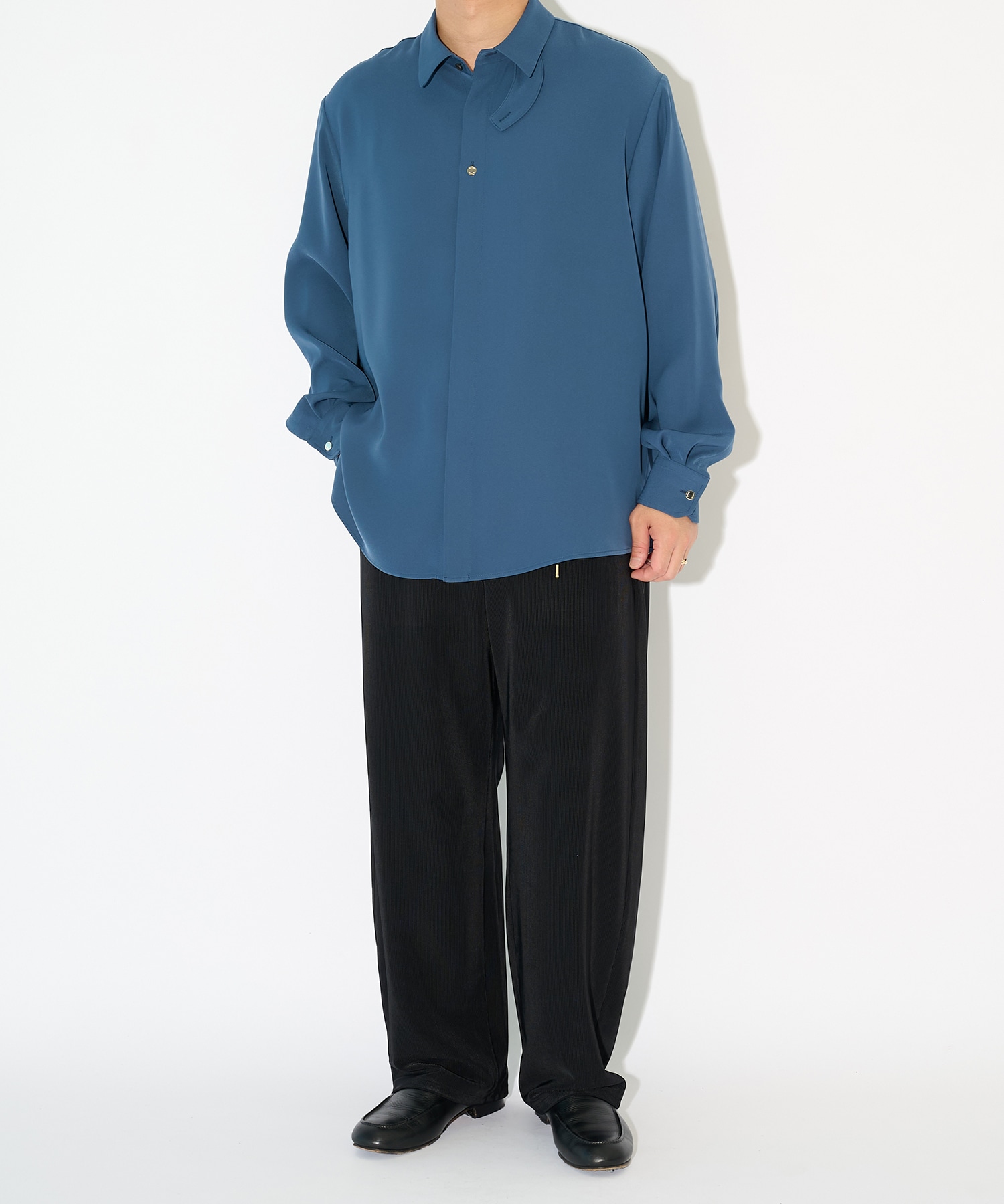 Double Satin Minimal Chin Tab Long Sleeve Shirt CULLNI