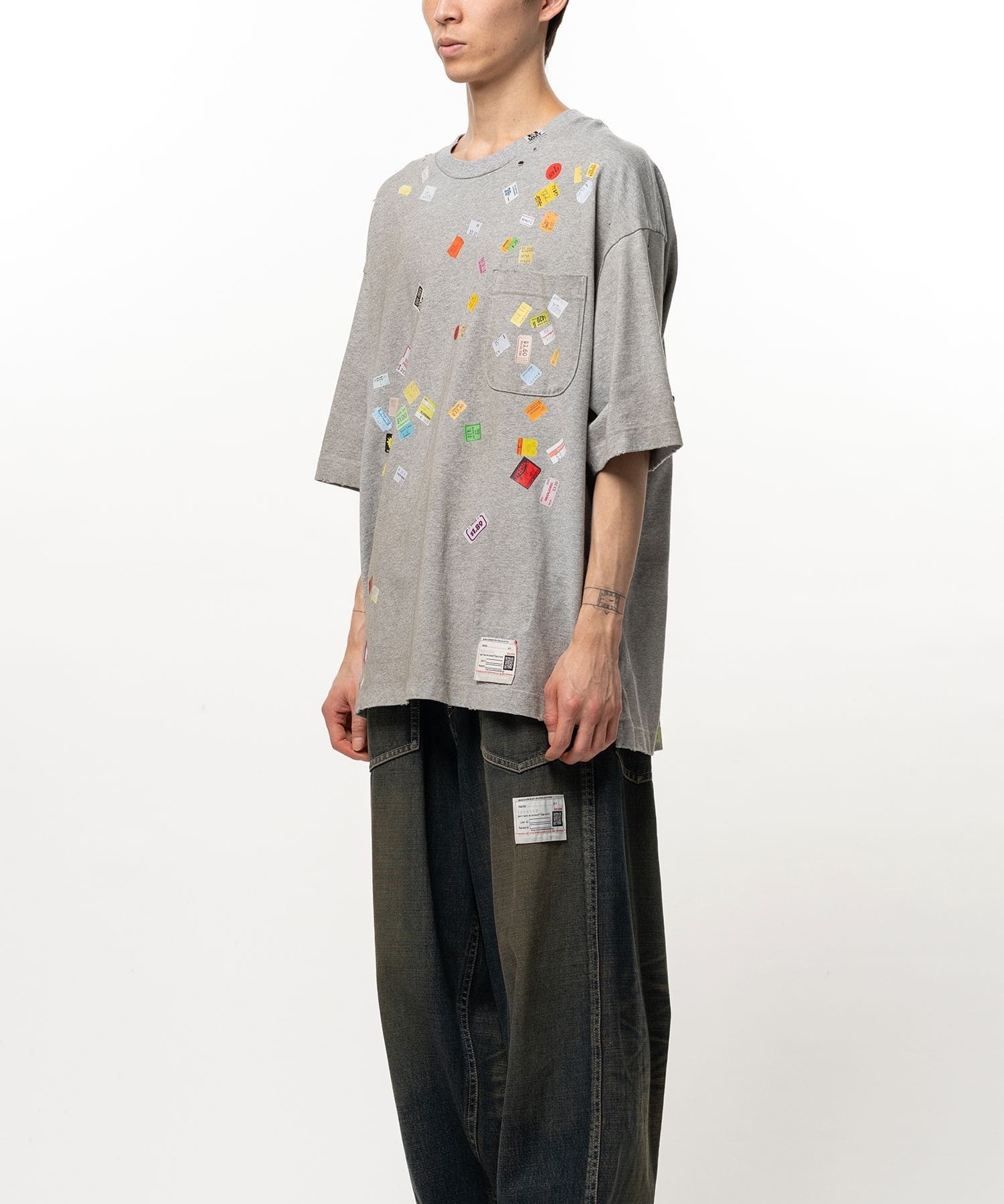 PRICE STICKER TEE Maison MIHARA YASUHIRO