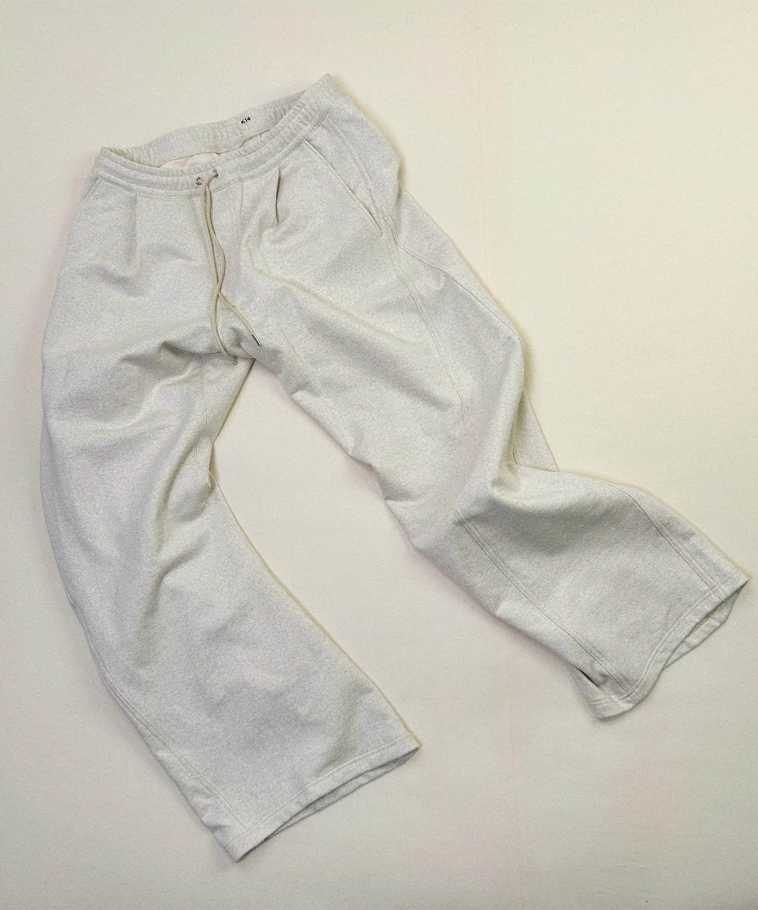 3D cutting sweat pants KHOKI