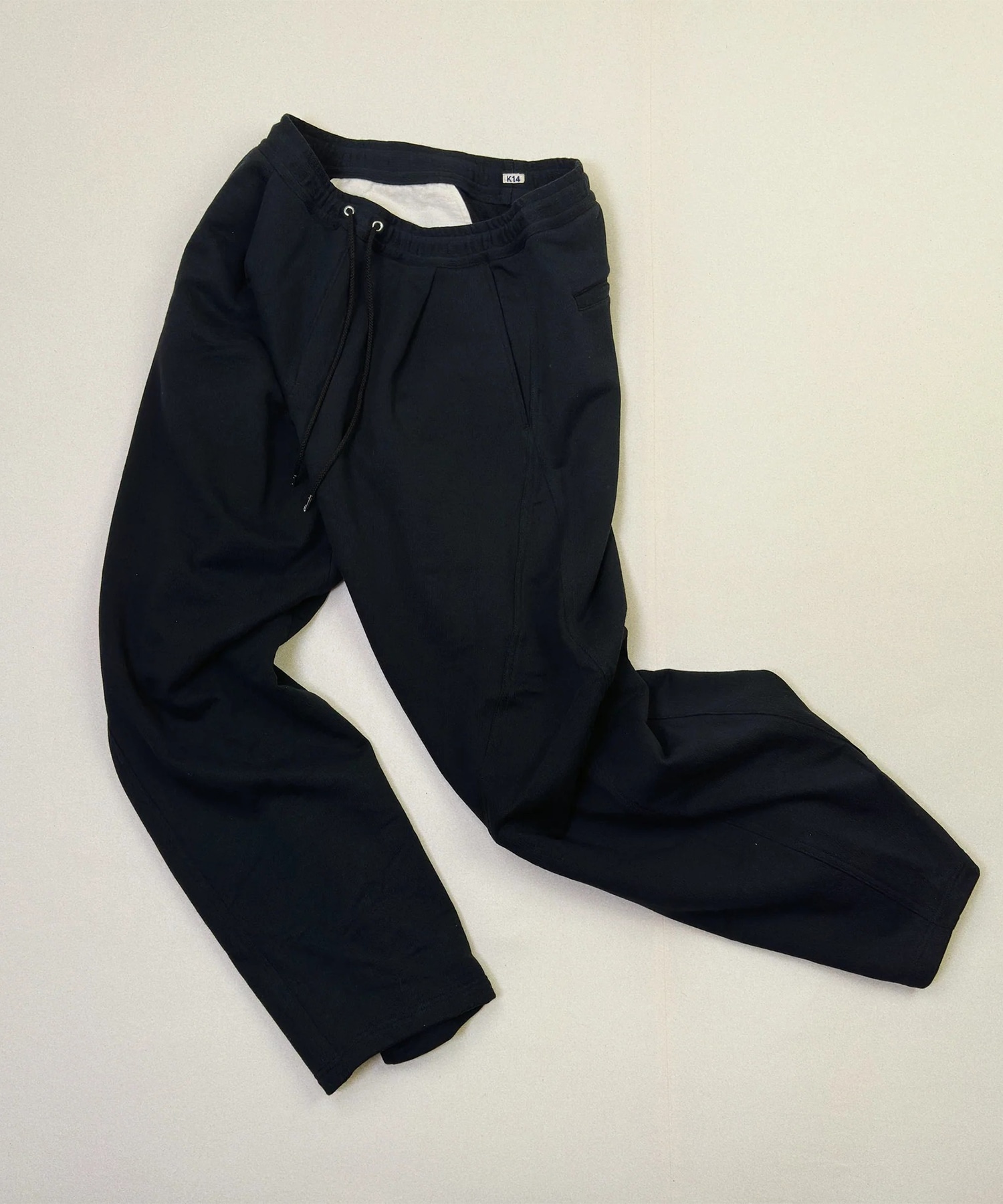 3D cutting sweat pants KHOKI