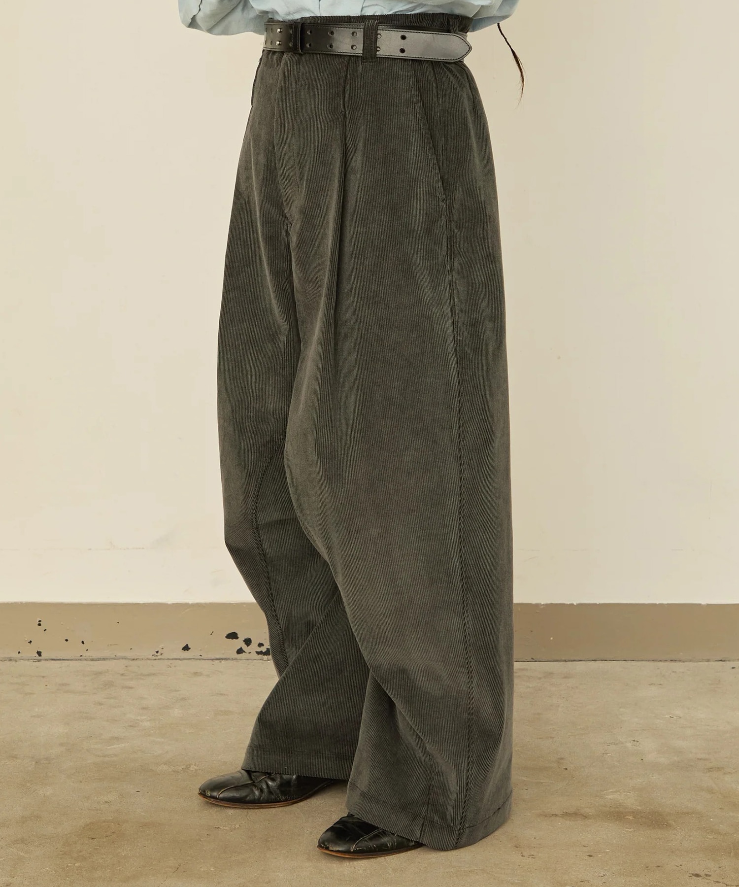 TWIST CORDUROY PANTS I'm here