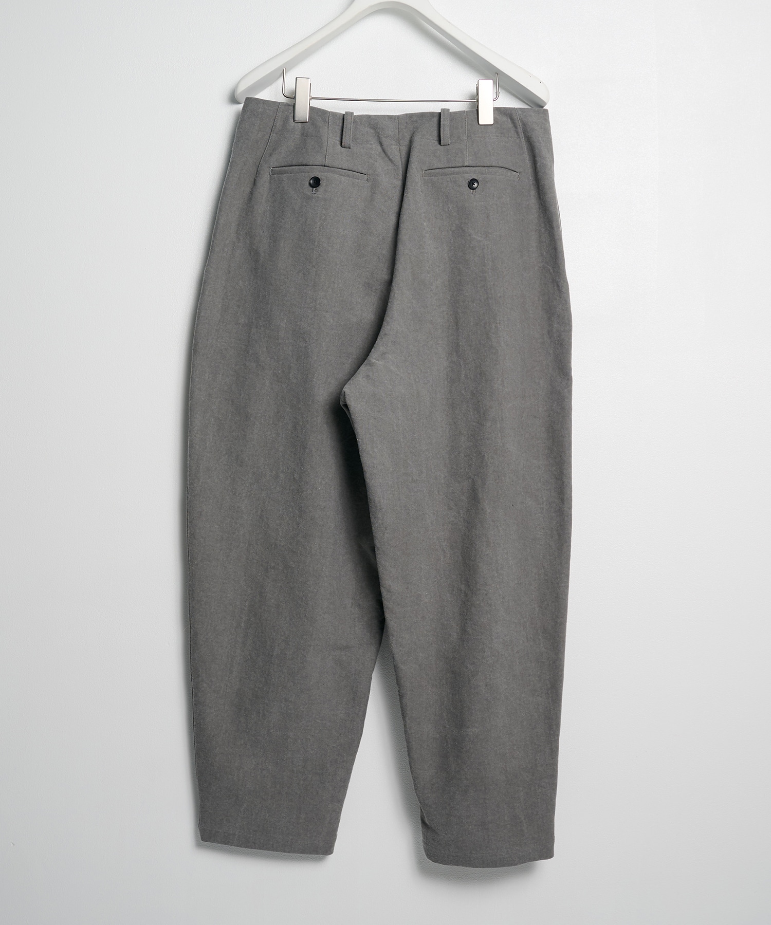 3 Tucks Tapered Pants AXIS