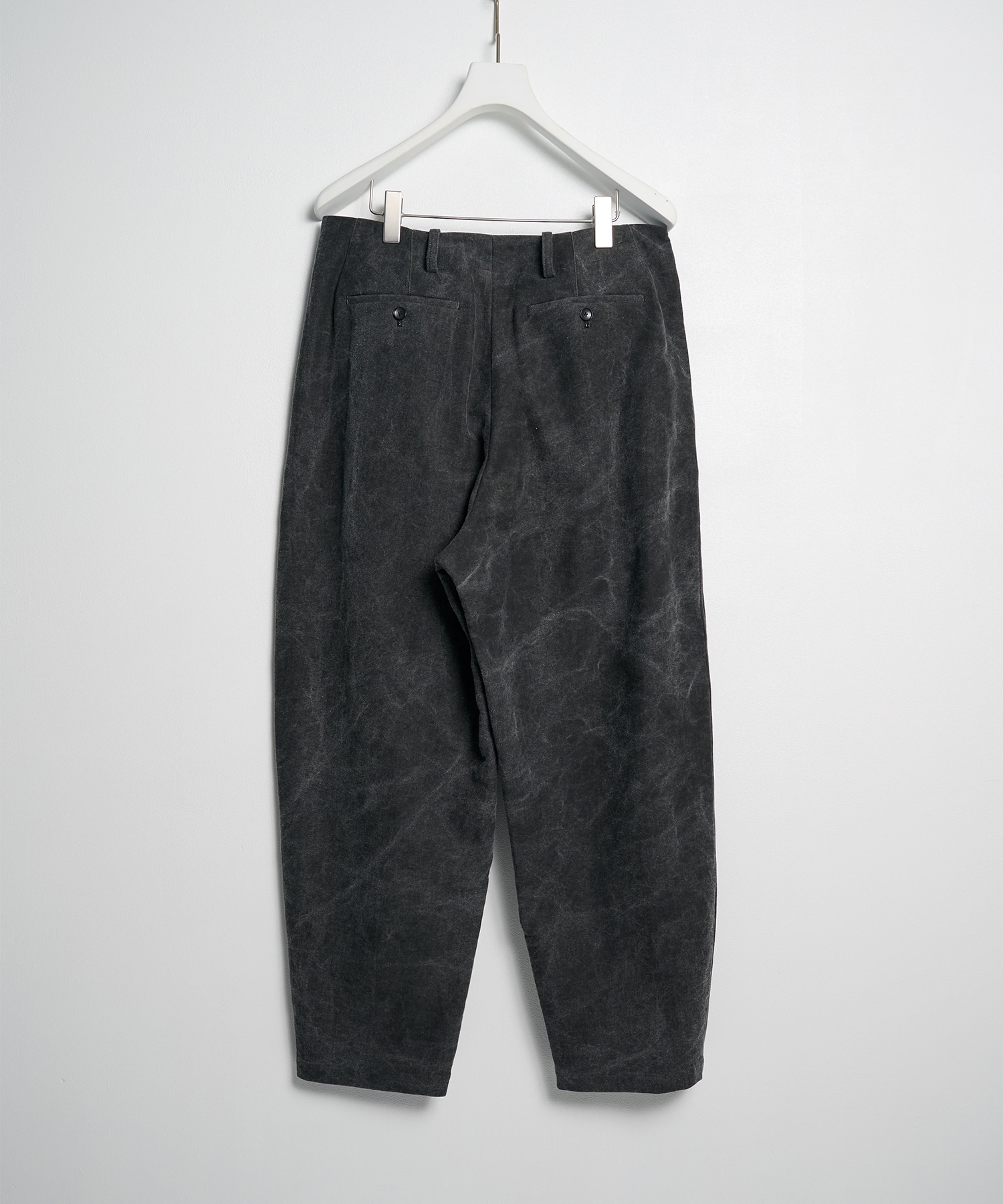 3 Tucks Tapered Pants AXIS