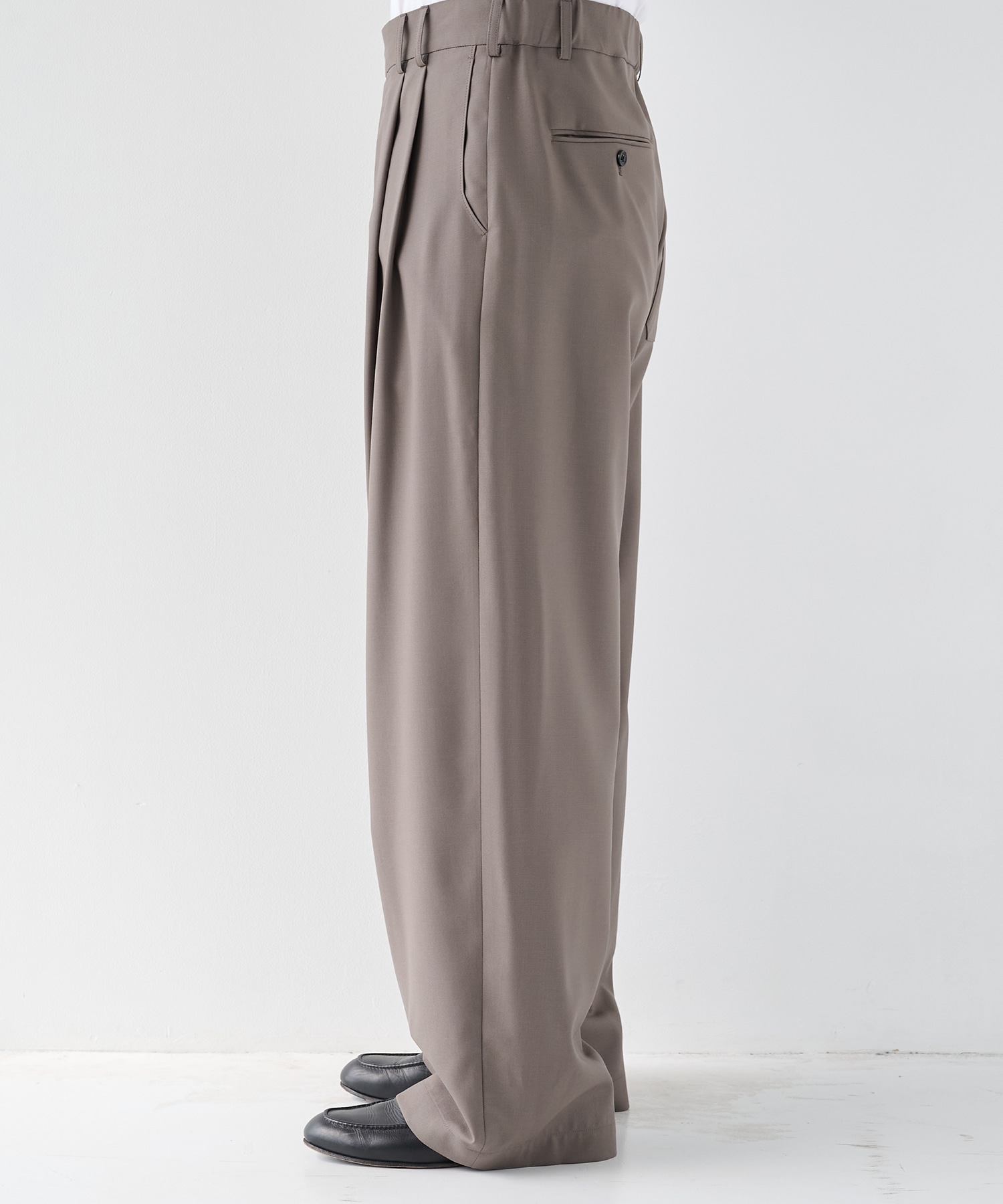2Tuck Curve Slacks STUDIOUS