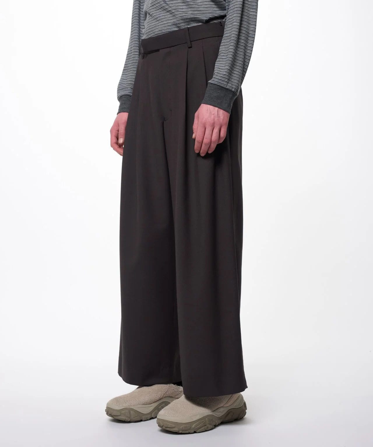 DOUBLE PLEATED BAGGY TROUSERS MARKAWARE/marka