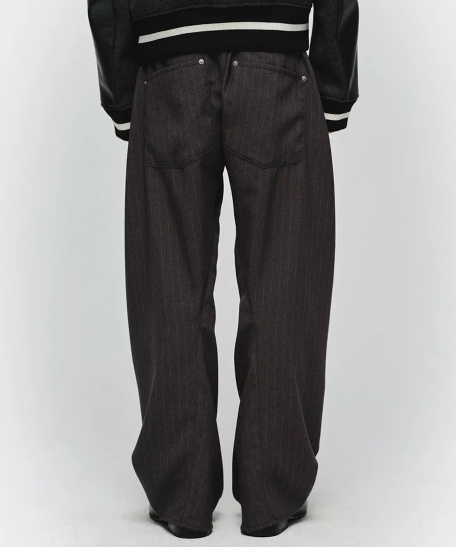 3D STRIPE CUTTING PANTS JieDa