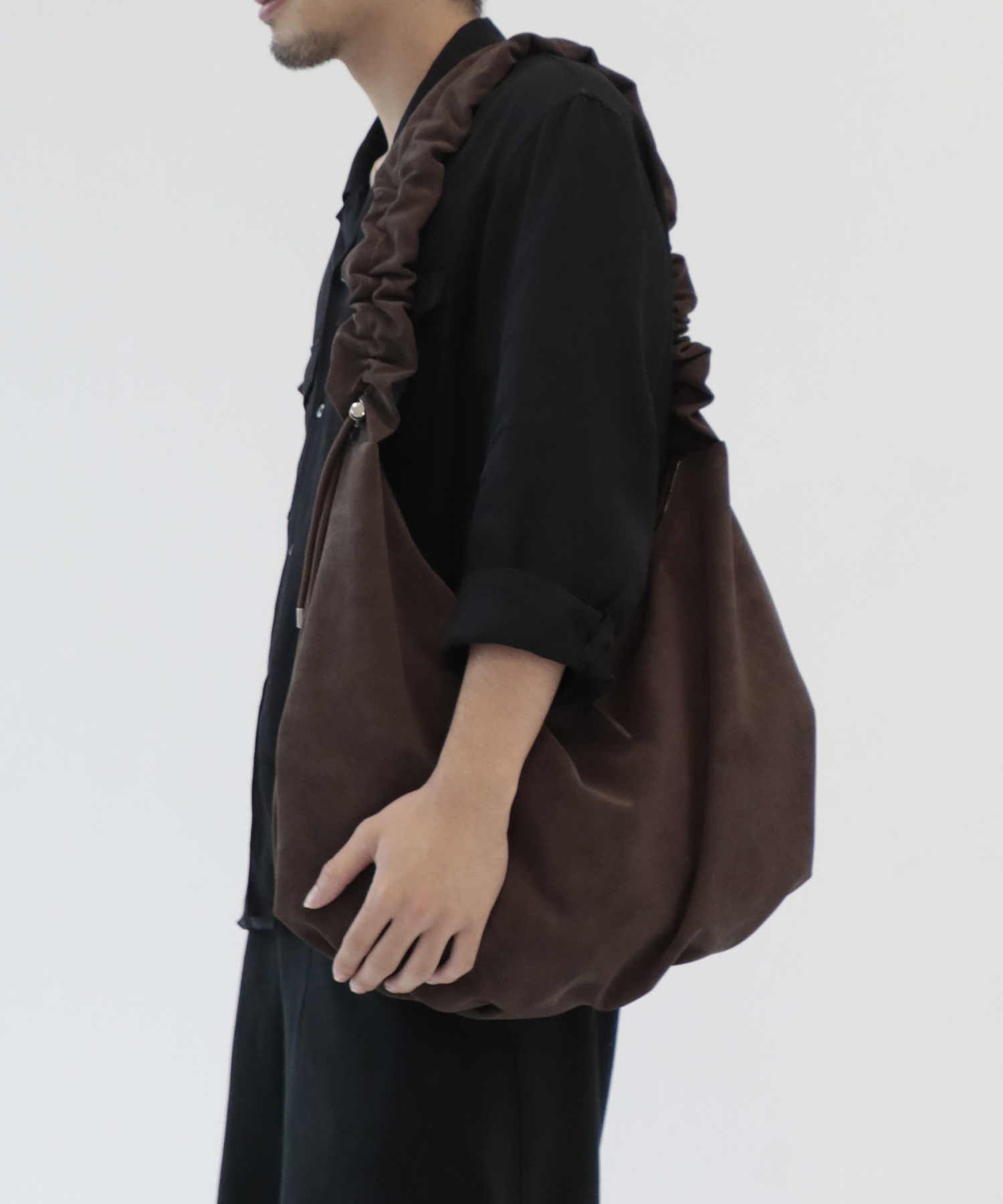 3WAY ROUND SUEDE SHOULDER BAG STUDIOUS