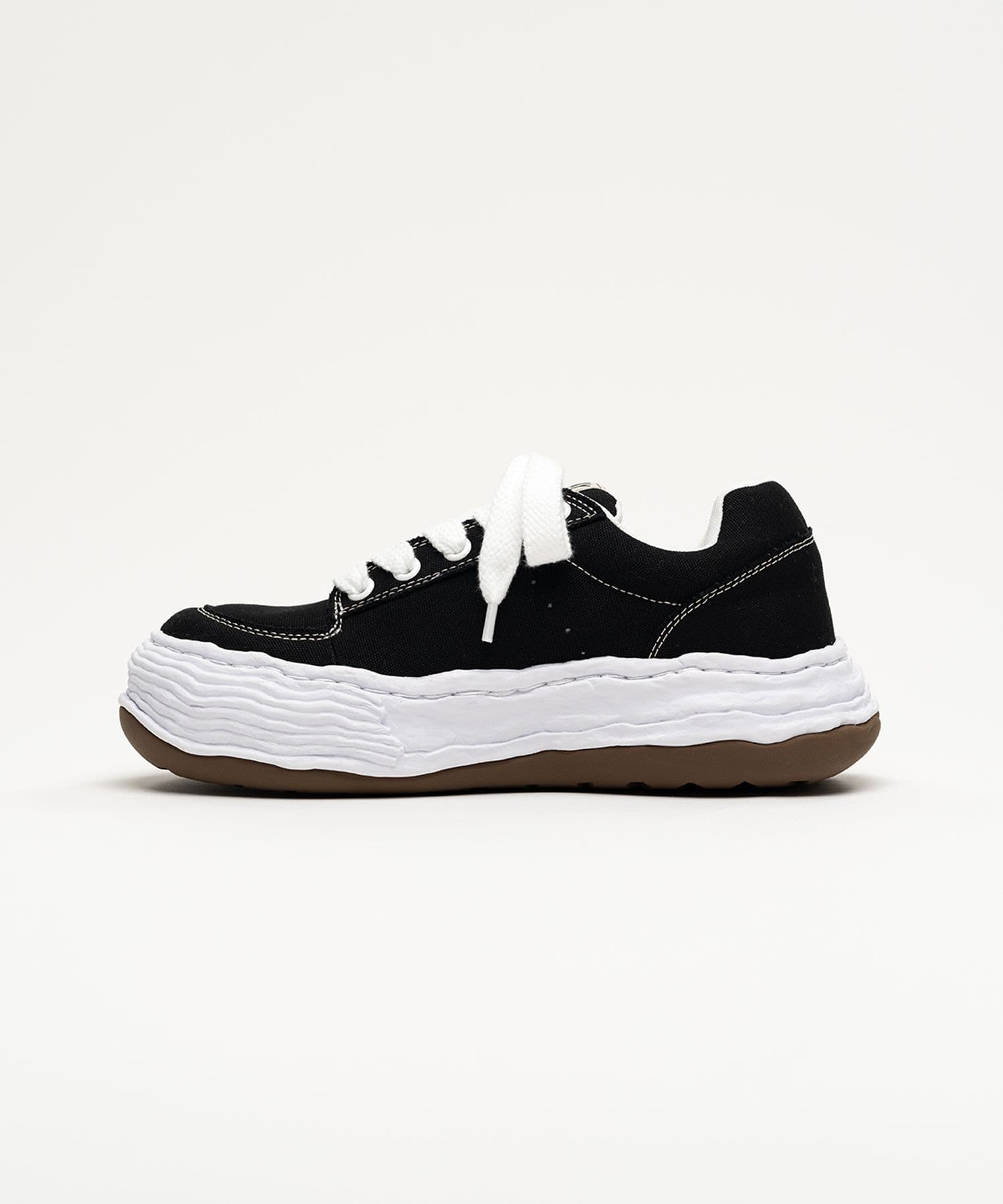 OLIVER / original sole canvas Low-Top sneaker Maison MIHARA YASUHIRO