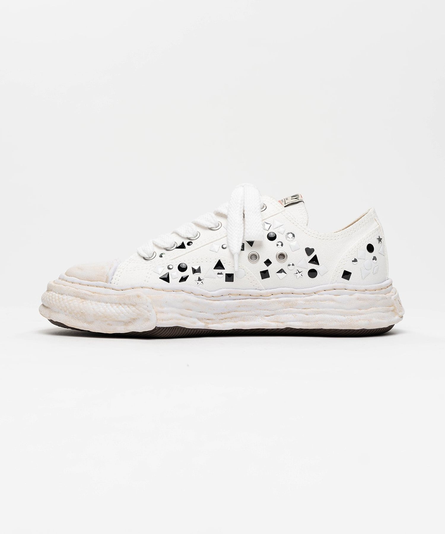 PETERSON23 OG Sole Embellished Canvas Low-top Sneakers Maison MIHARA YASUHIRO