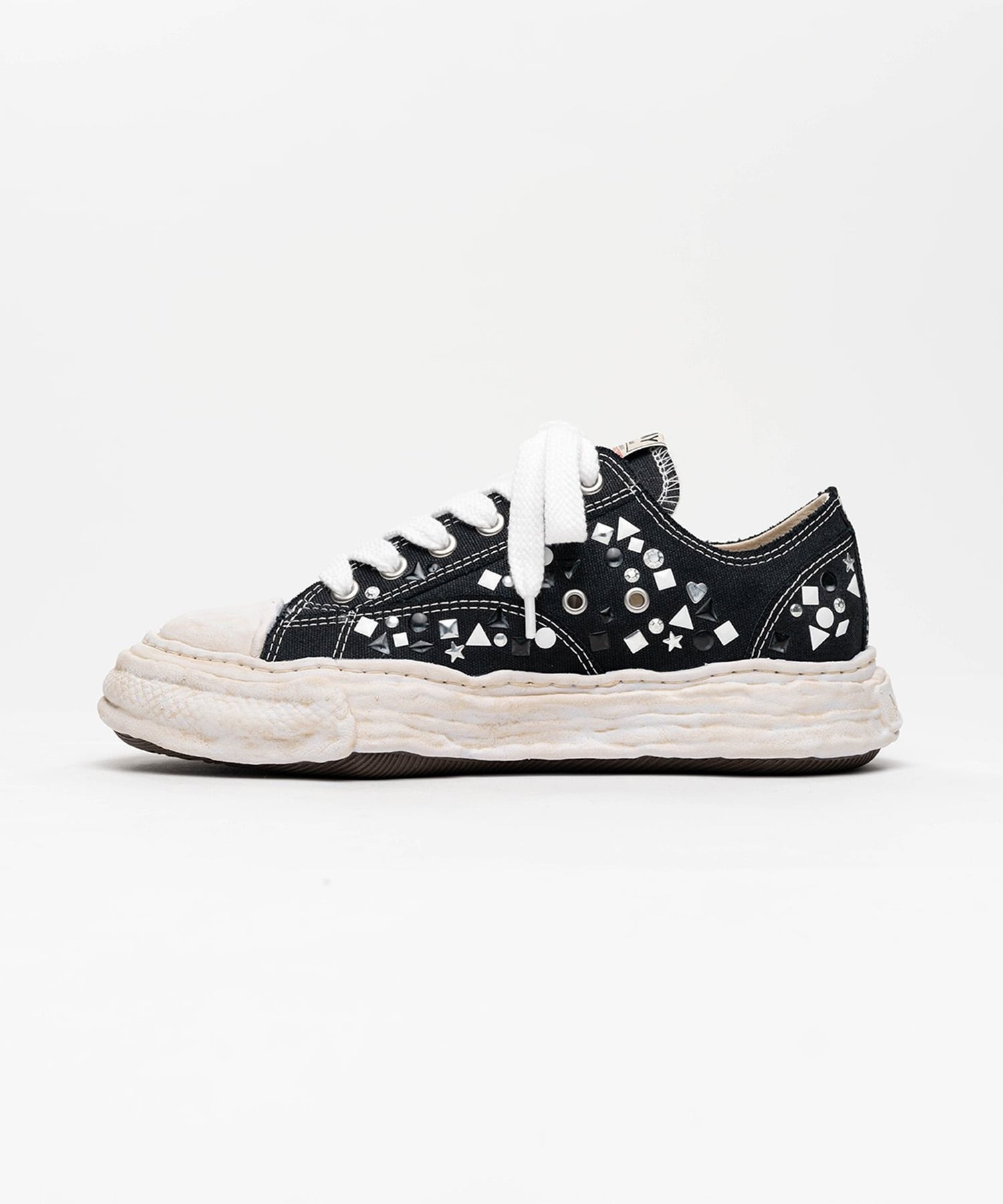 PETERSON23 OG Sole Embellished Canvas Low-top Sneakers Maison MIHARA YASUHIRO