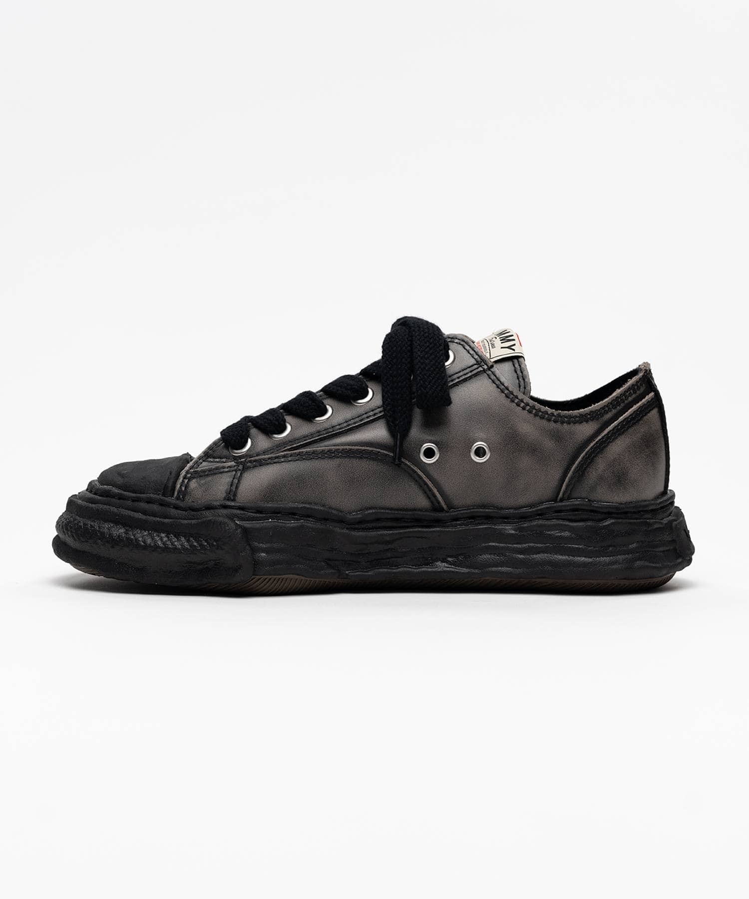 PETERSON23 OG Sole Vintage Leather Effect Low-top Sneakers Maison MIHARA YASUHIRO