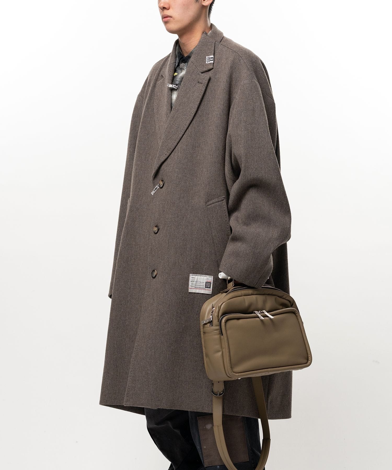 SHIFTED SHOULDER COAT Maison MIHARA YASUHIRO