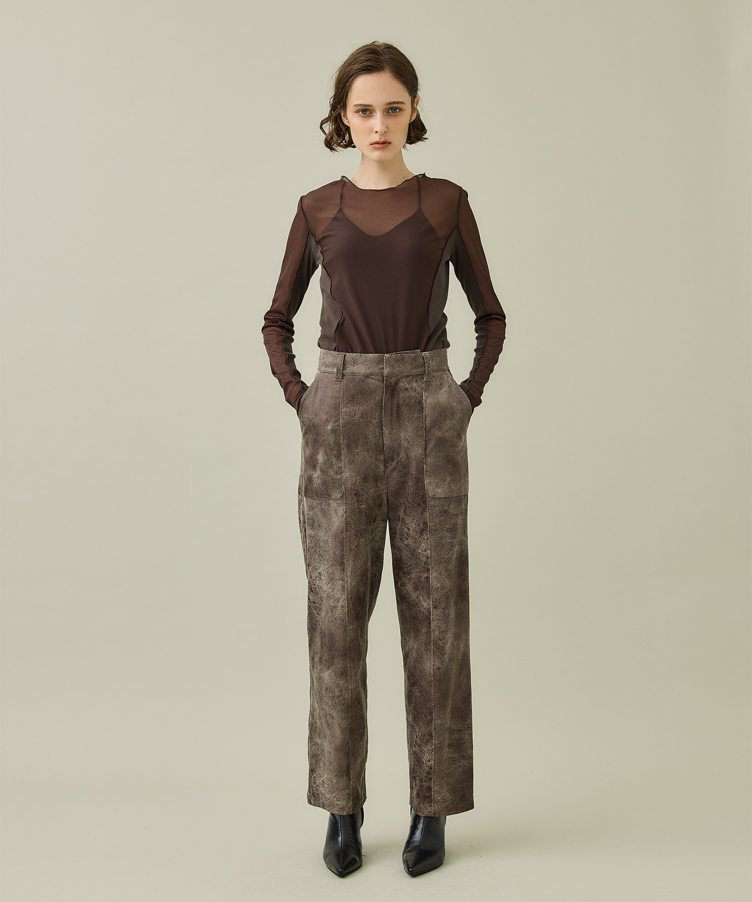 CRUSHED LEATHER RELAX PANTS