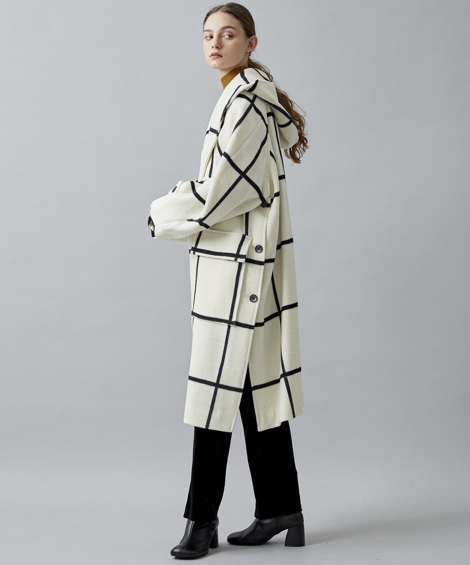 GRID-PATTERN DUFFLE COAT｜STUDIOUS