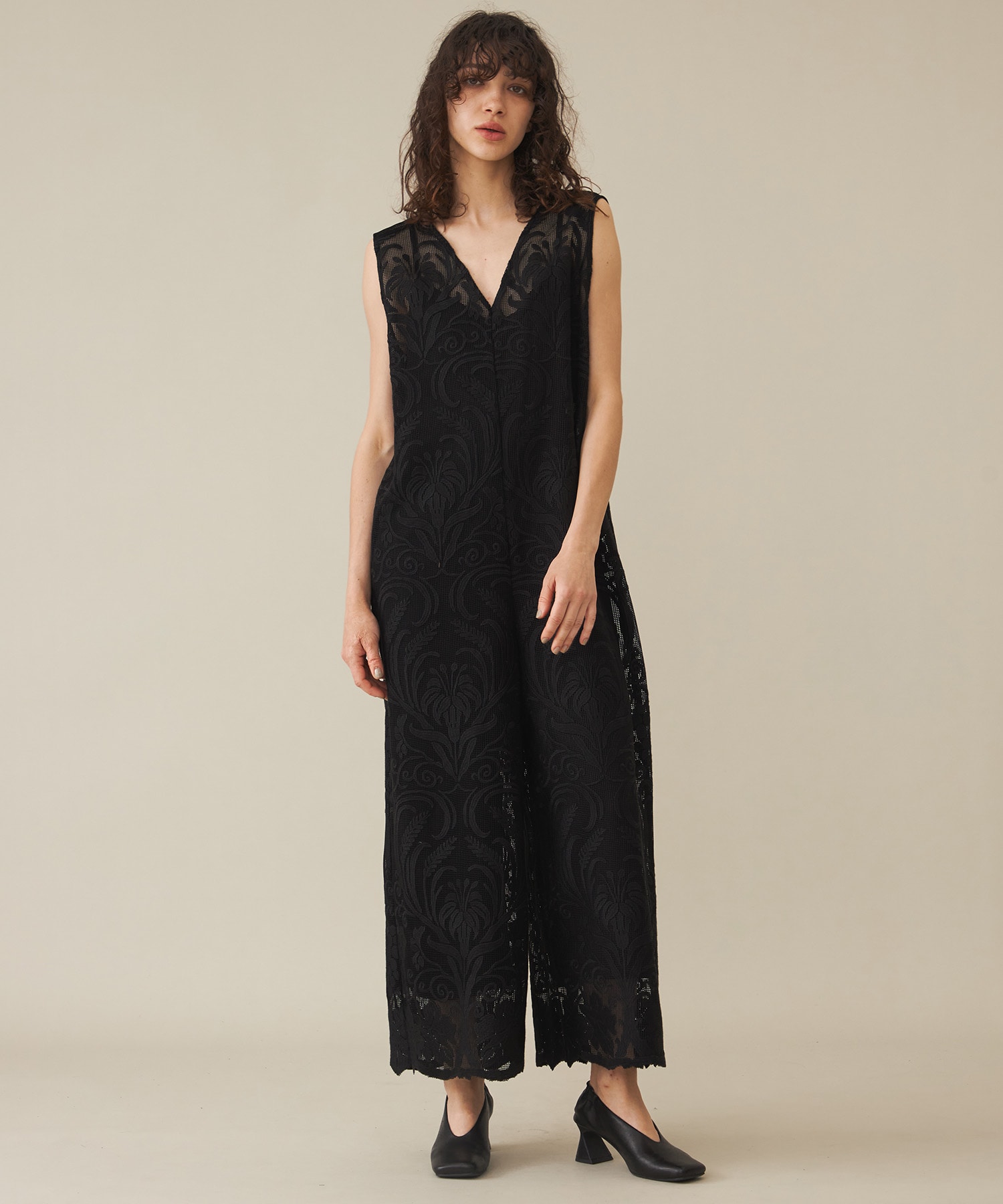 CHLOE V NECK ROMPERS(S BLACK): AMERI: WOMENS｜ STUDIOUS ONLINE公式