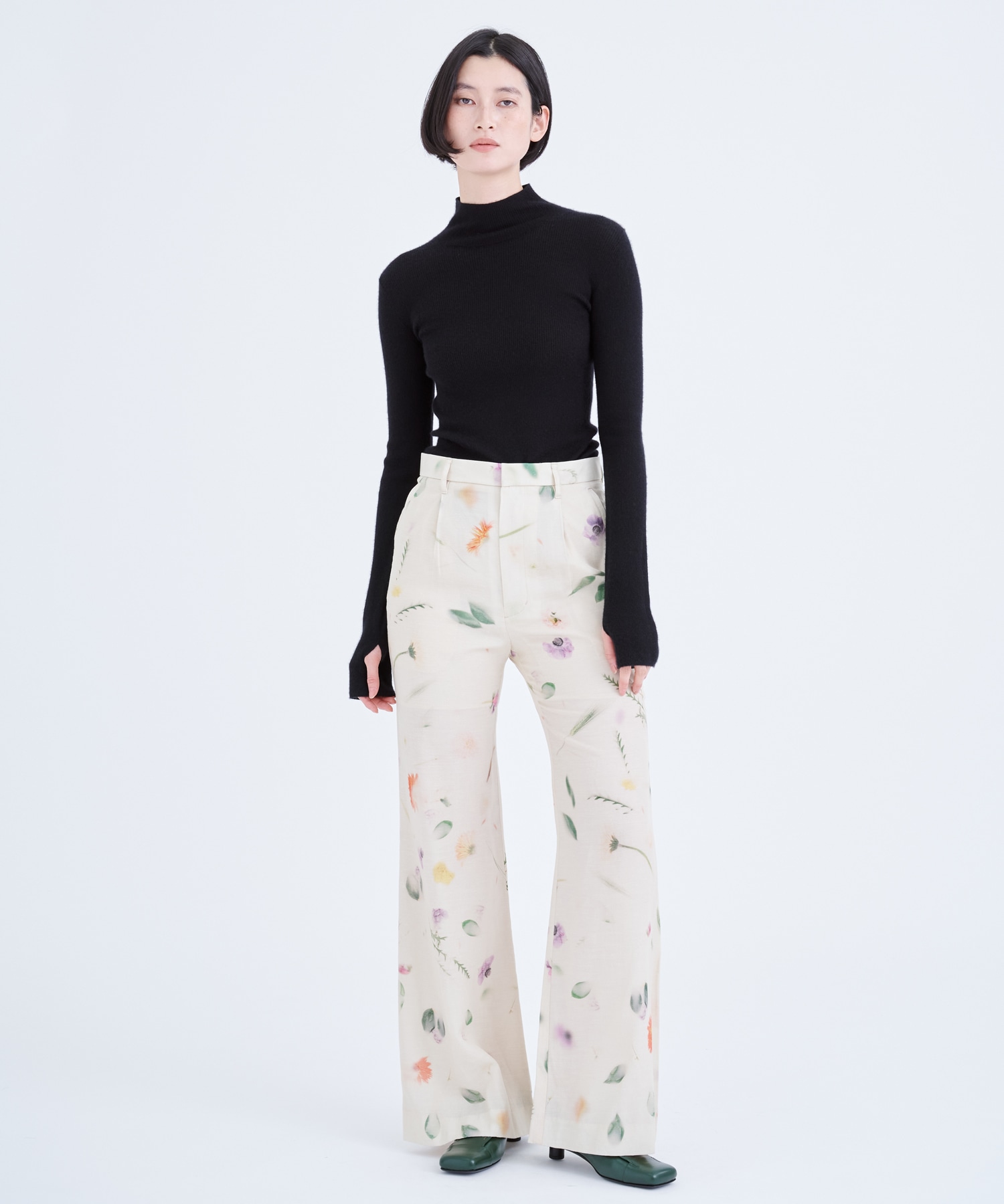 Soak flower PANTS BE AKIRANAKA
