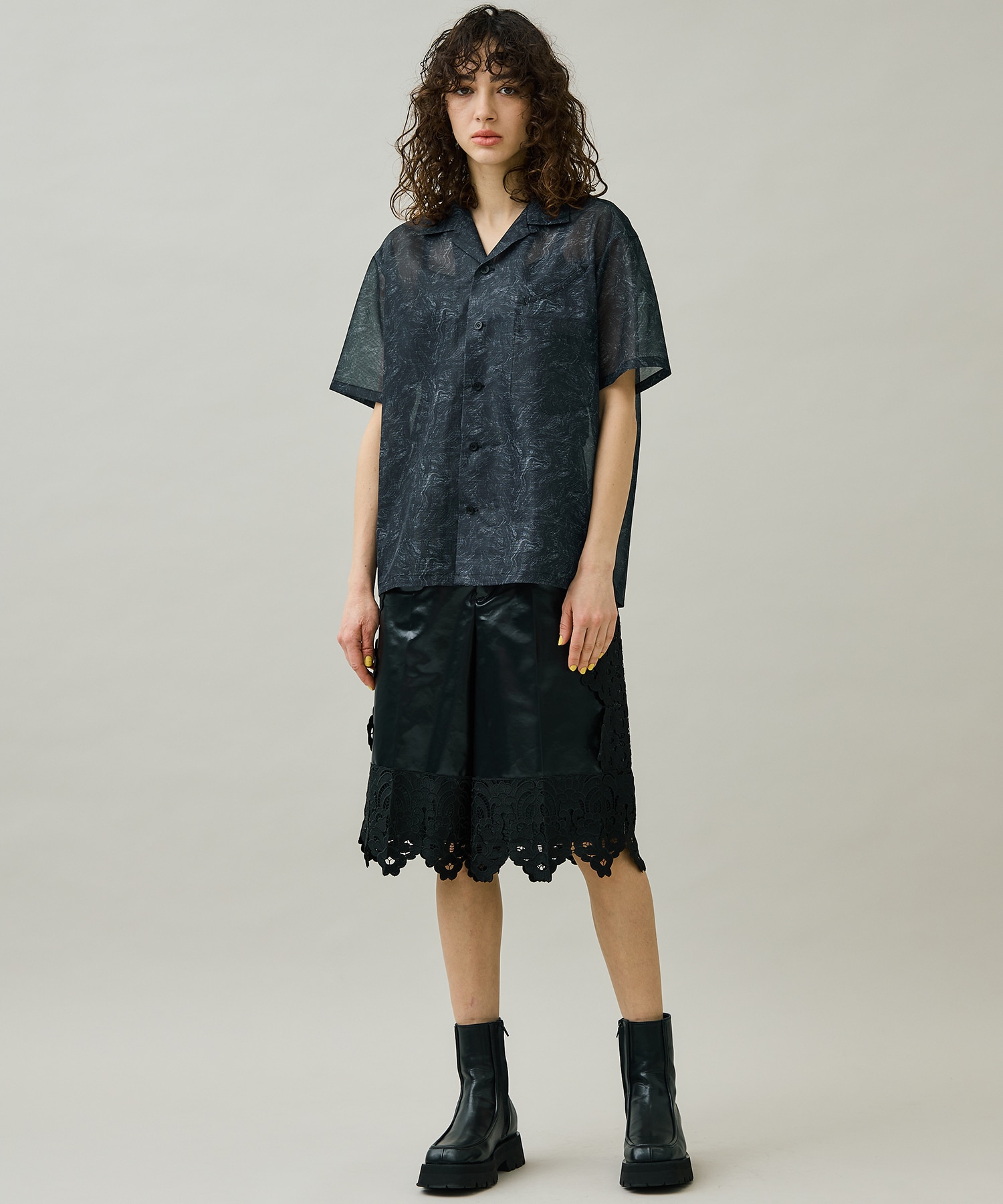 Mesh marble print S/S shirt(S BLACK): TOGA PULLA: WOMENS｜ STUDIOUS
