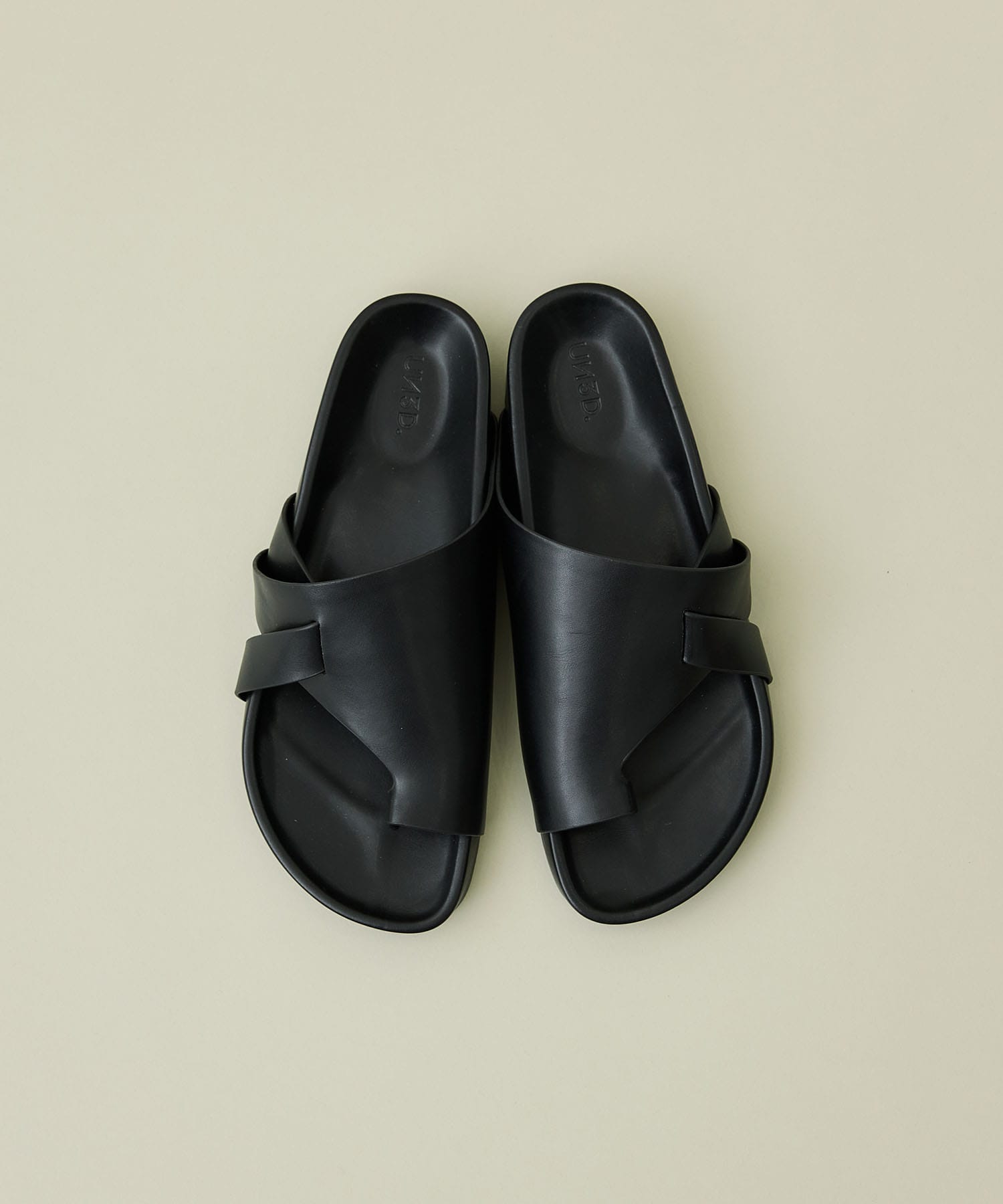 WIDE THONG FLAT SANDAL(37 BLACK): UN3D.: WOMENS｜ STUDIOUS ONLINE