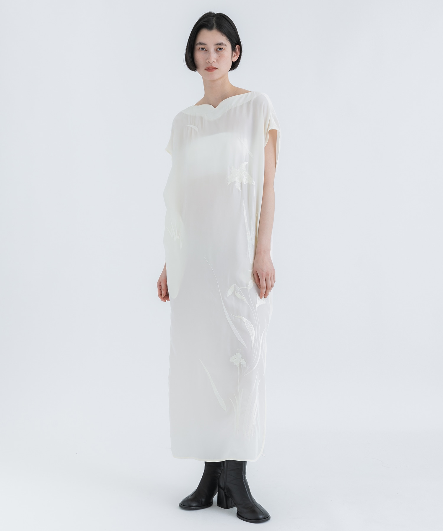 Silk Cupra Floral Embroidery Dress(1 ECRU): Mame Kurogouchi ...