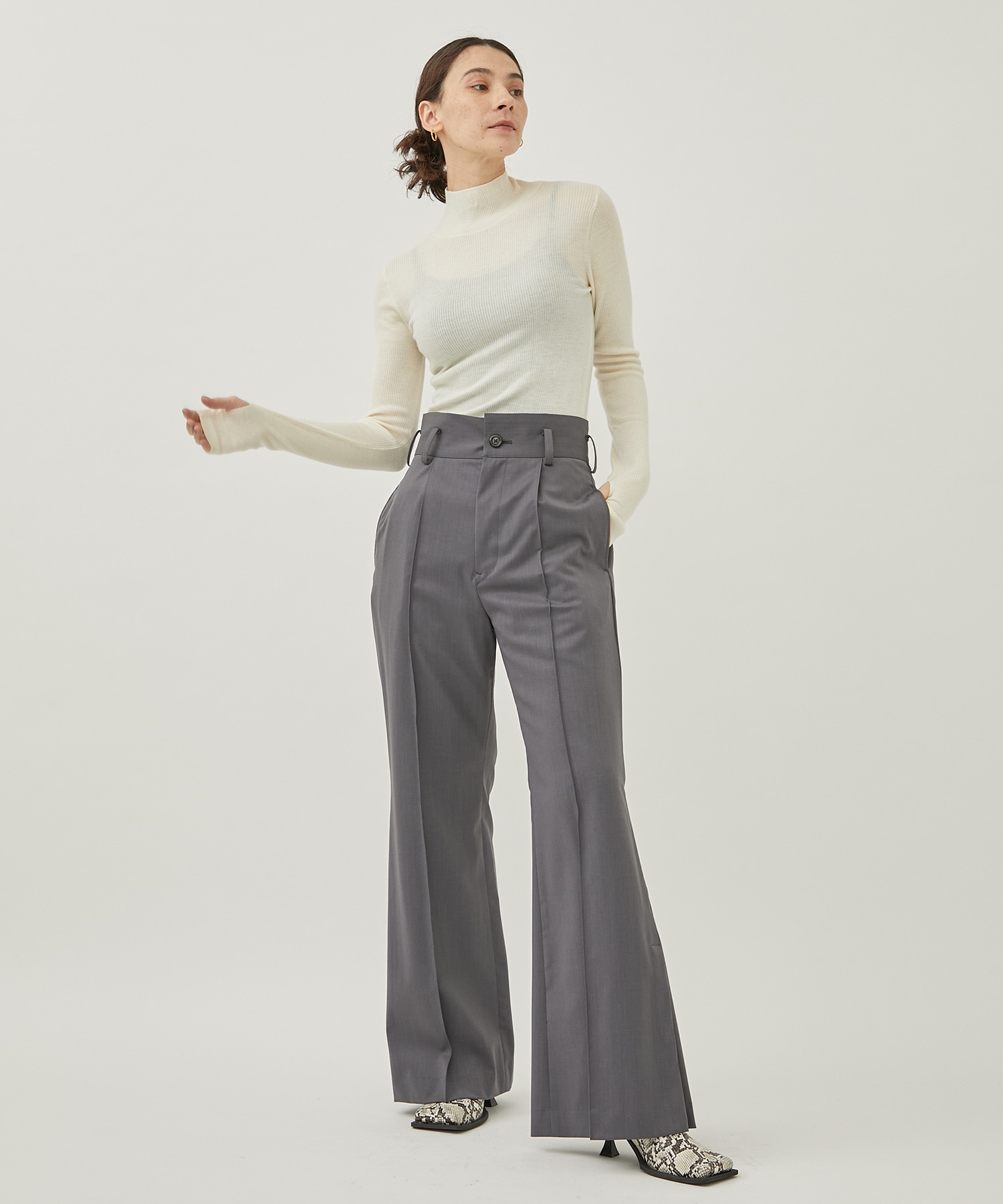 Ex.Slit Flare Pants(2 GREY): UJOH: WOMENS｜ STUDIOUS ONLINE公式