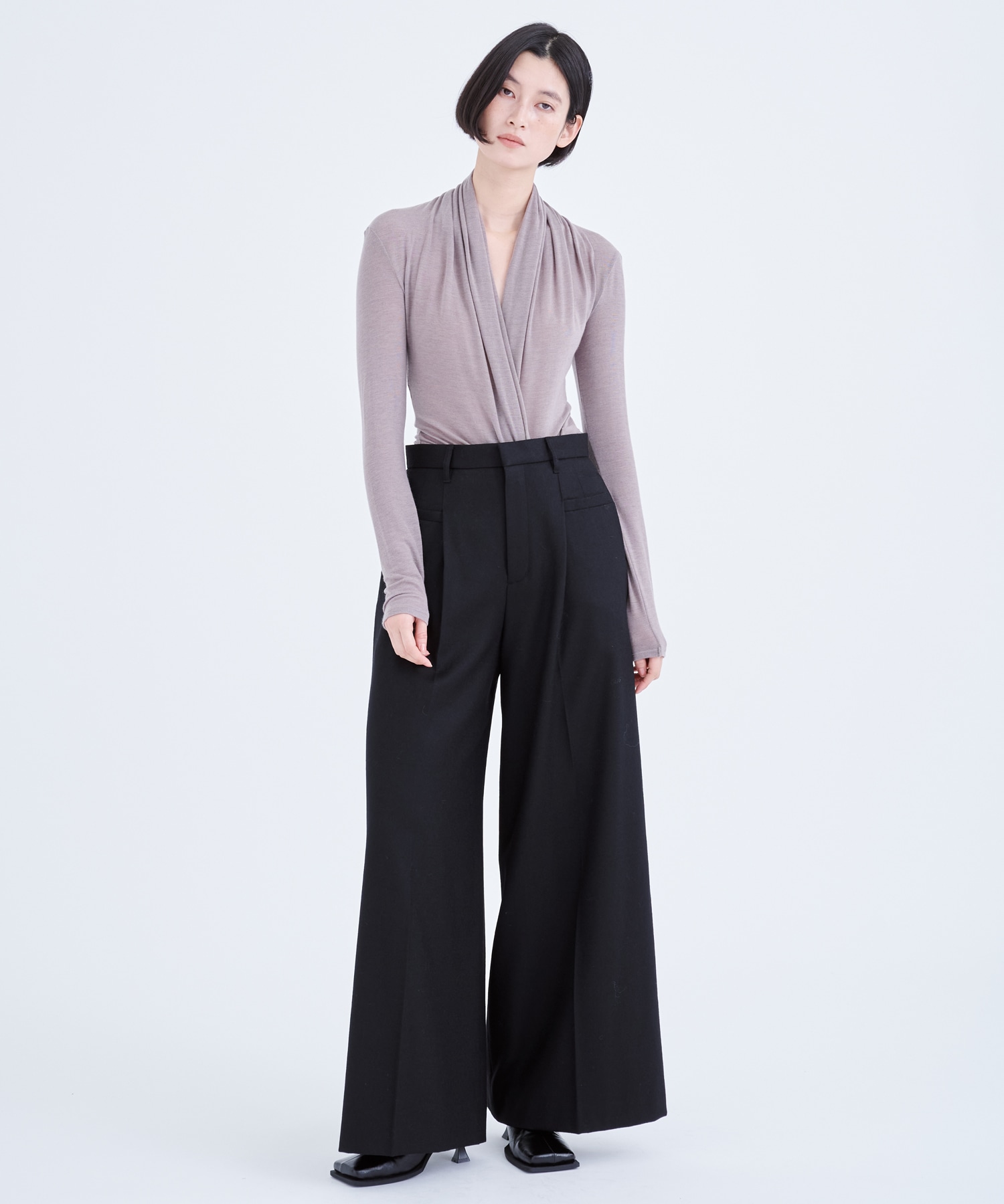 Terese wide tuck Pants BK AKIRANAKA