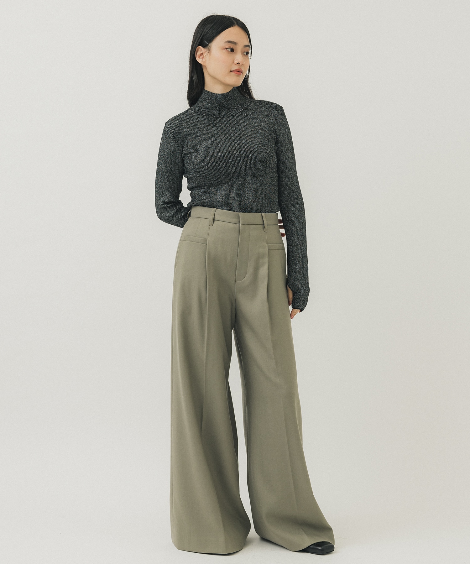 Terese wide tuck PT KH(1 KHAKI): AKIRANAKA: WOMENS｜ STUDIOUS