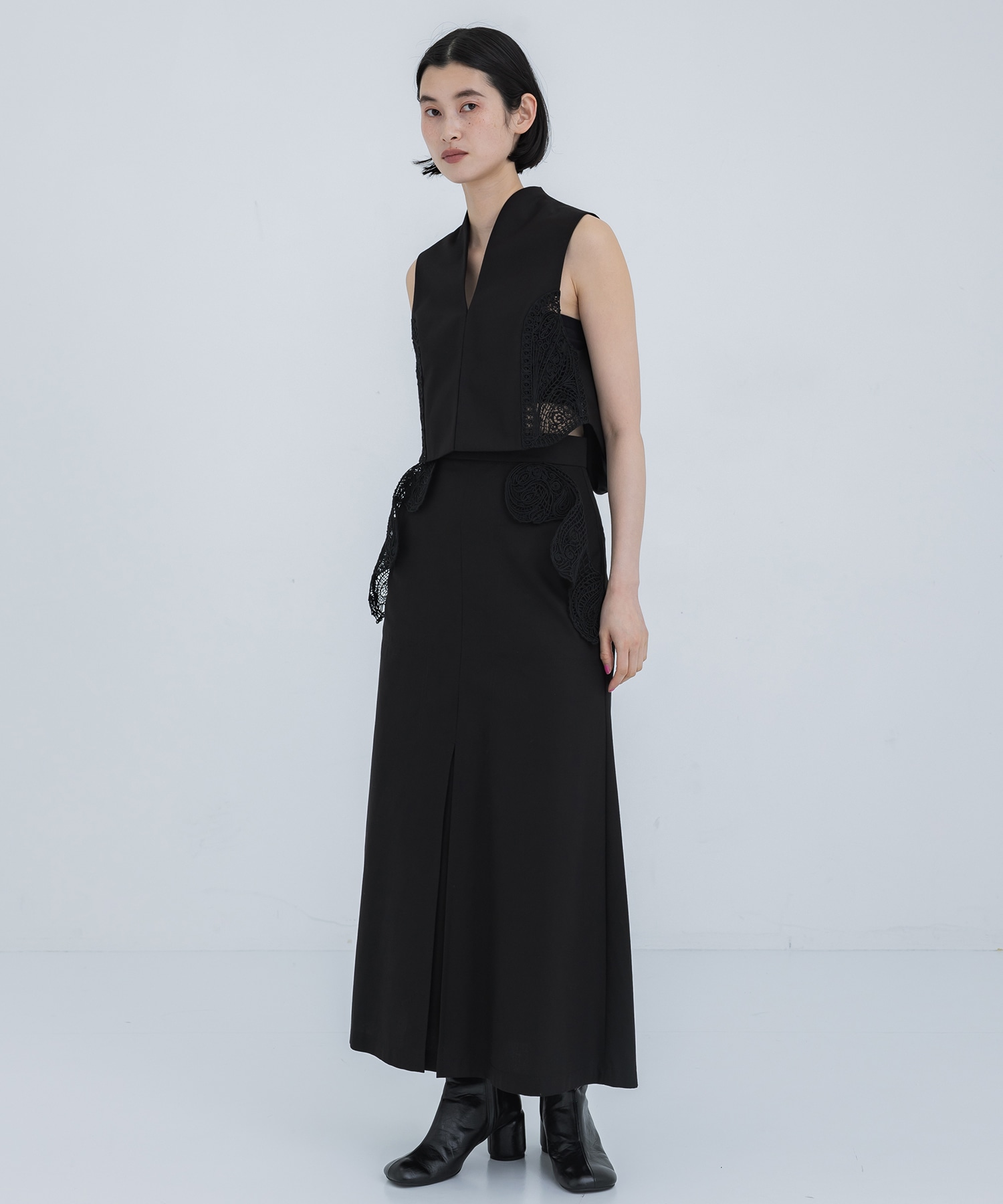 Cording Embroidery Detail Cotton Vest(1 BLACK): Mame Kurogouchi 