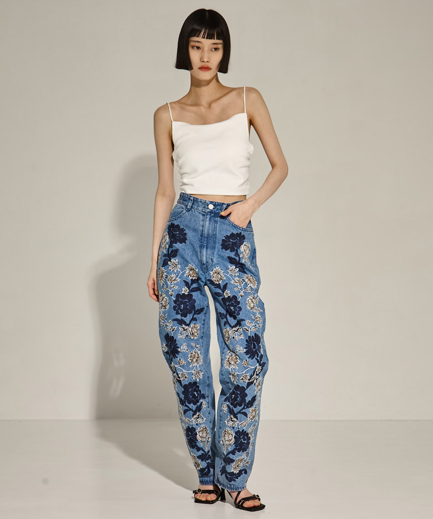 FLOWER EMBROIDERY PANTS CLANE