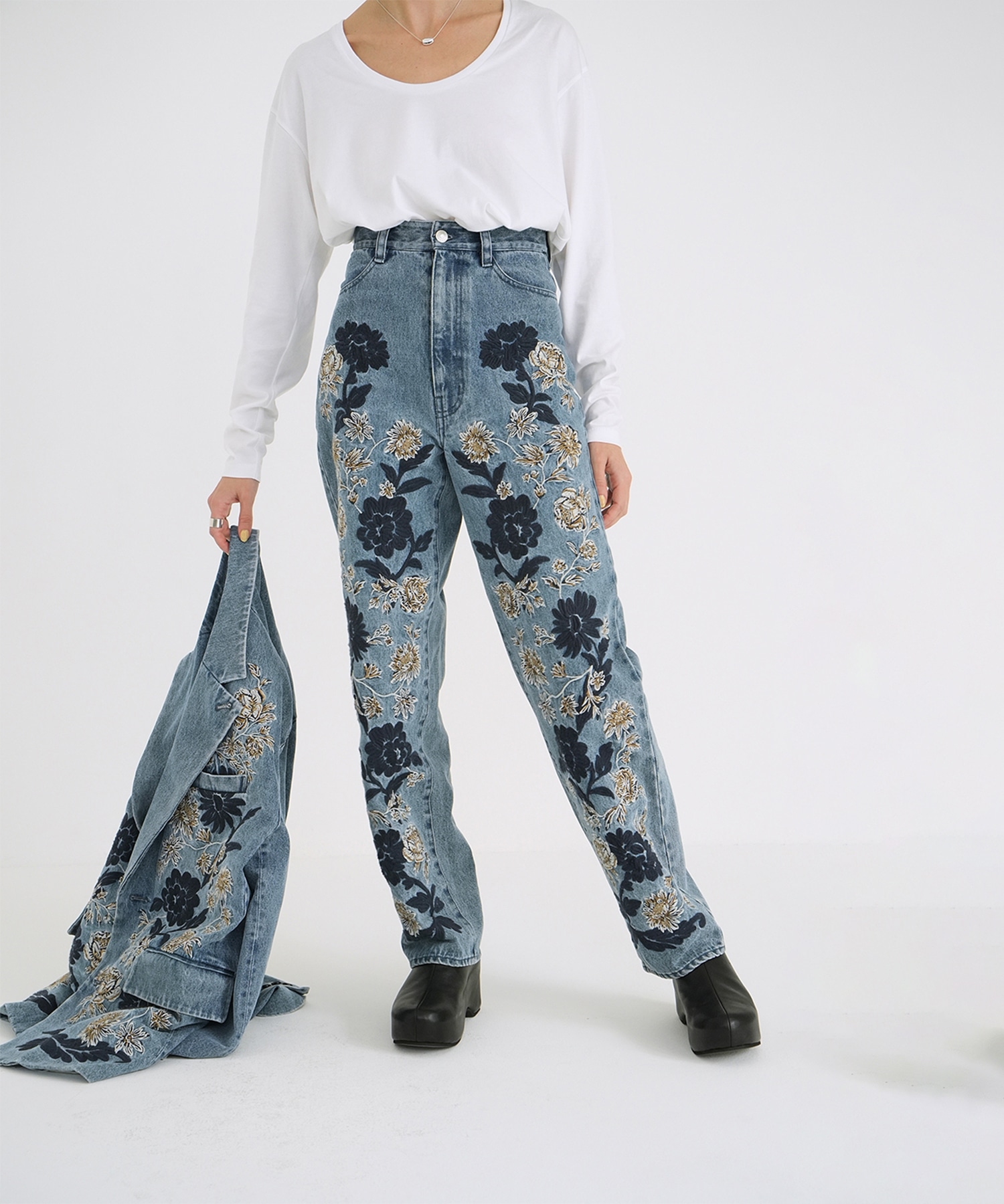 FLOWER EMBROIDERY PANTS CLANE