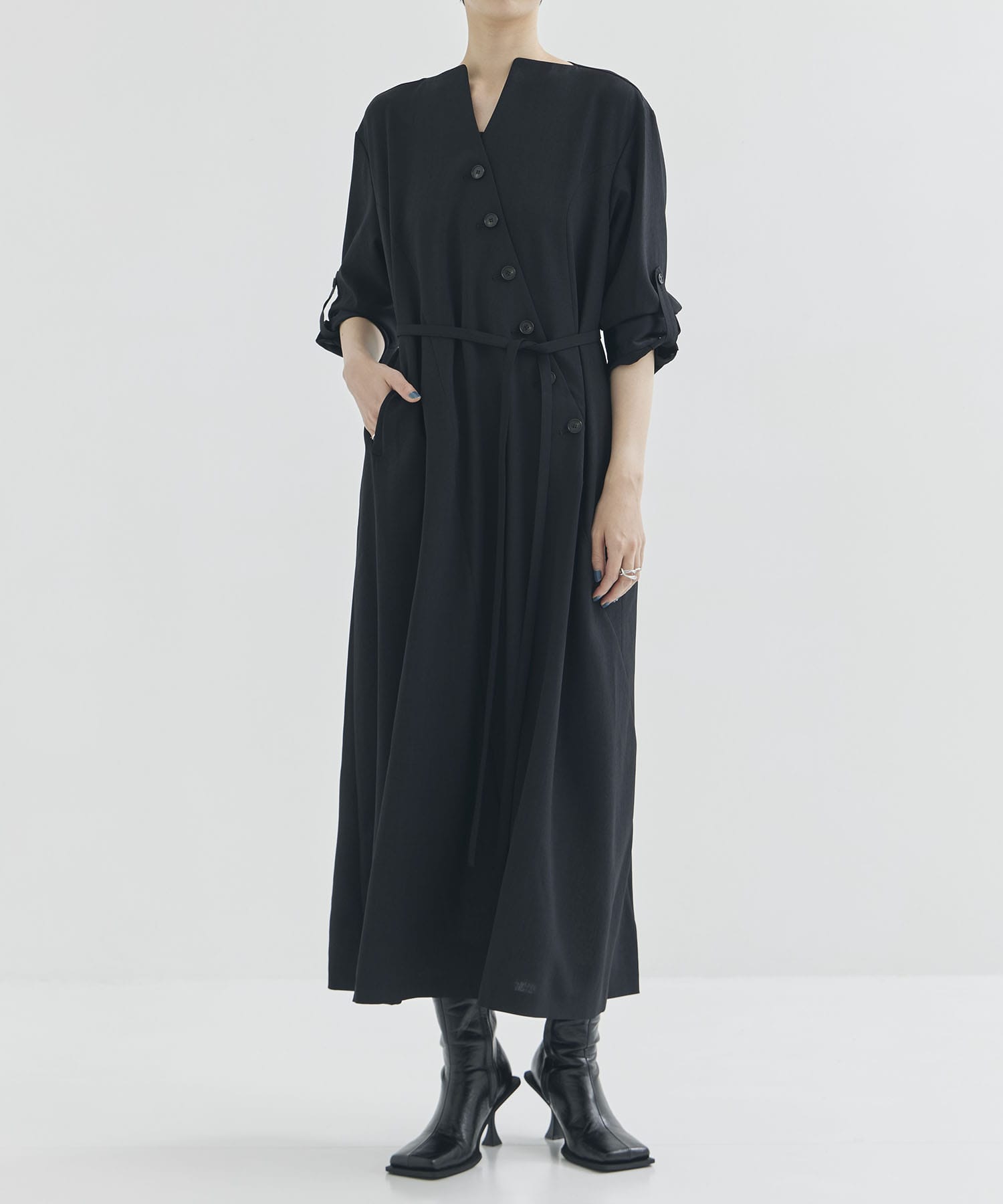 Sesilia asymmetry panel dress BK AKIRANAKA